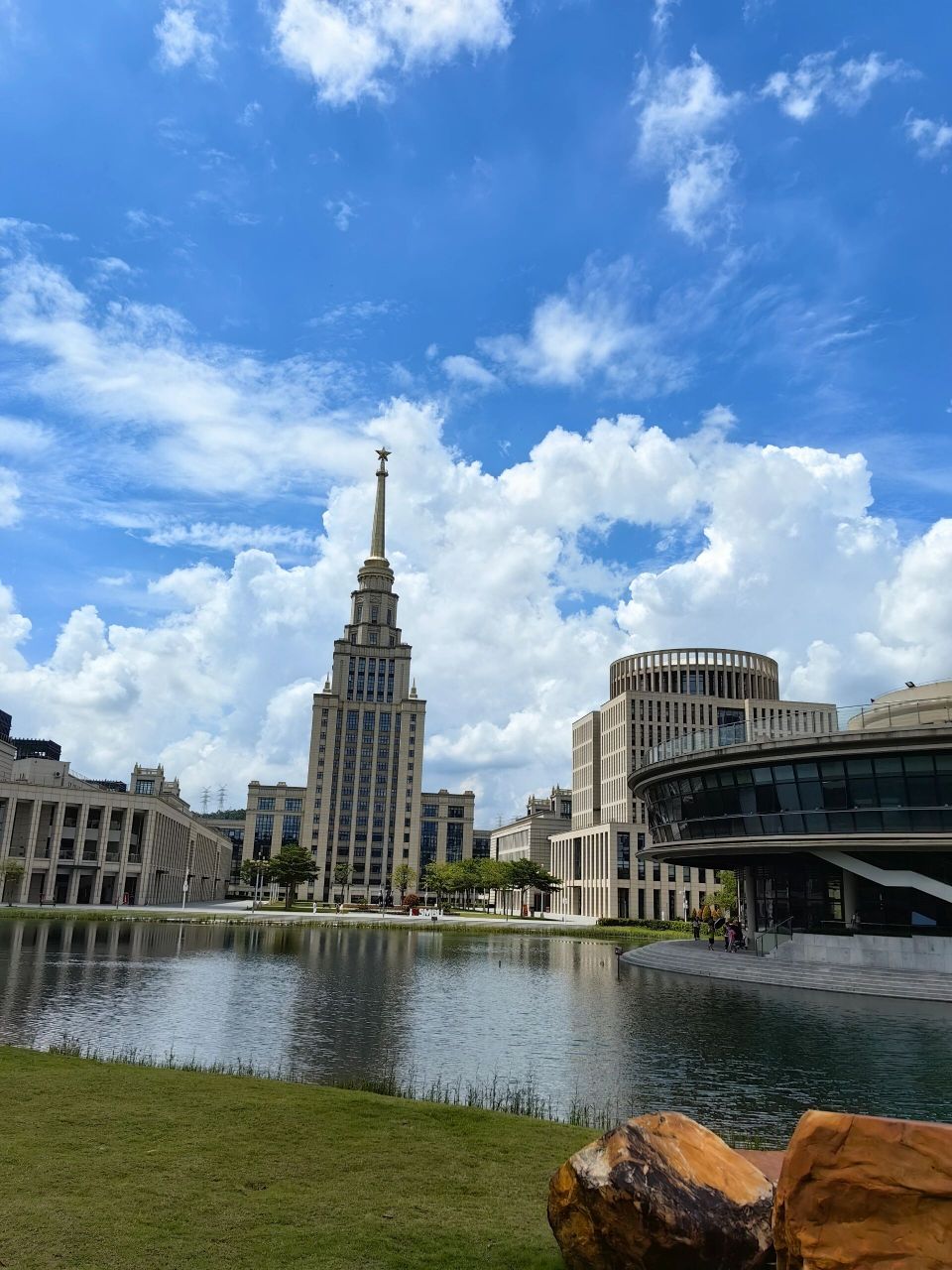 基本都约满了 然后预约了,参观深圳北理莫斯科大学,虽然比较冷清,但是