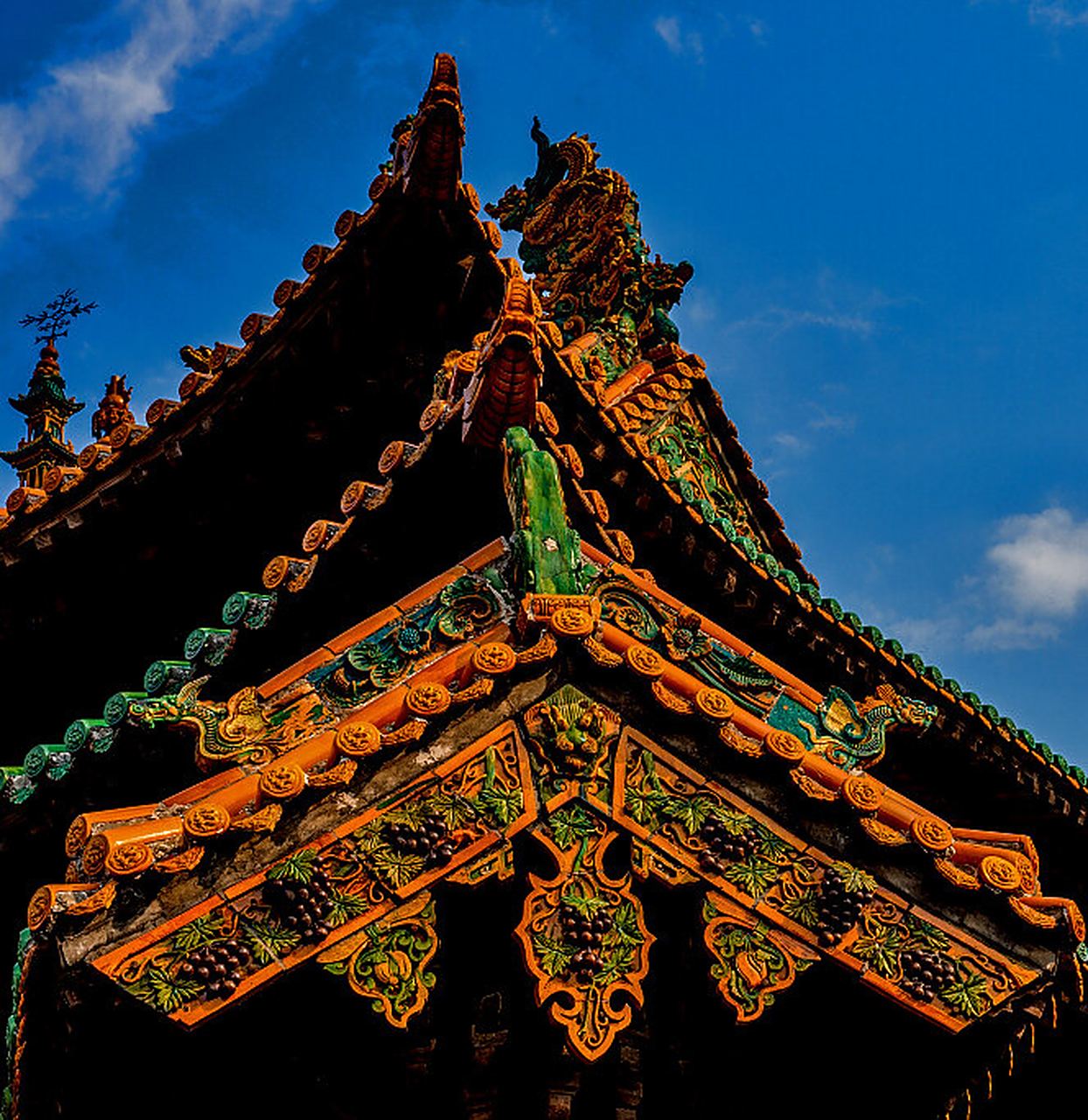 中国古建筑构件—悬鱼 建筑装饰 匠艺 "悬鱼"建筑装饰位于悬山式屋顶