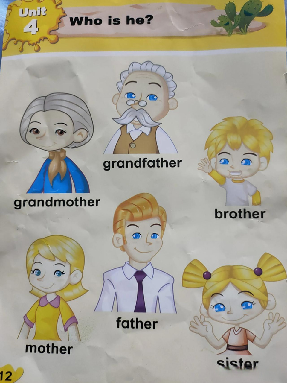 十点了,小朋友不睡觉非要"复习"一会儿英语书