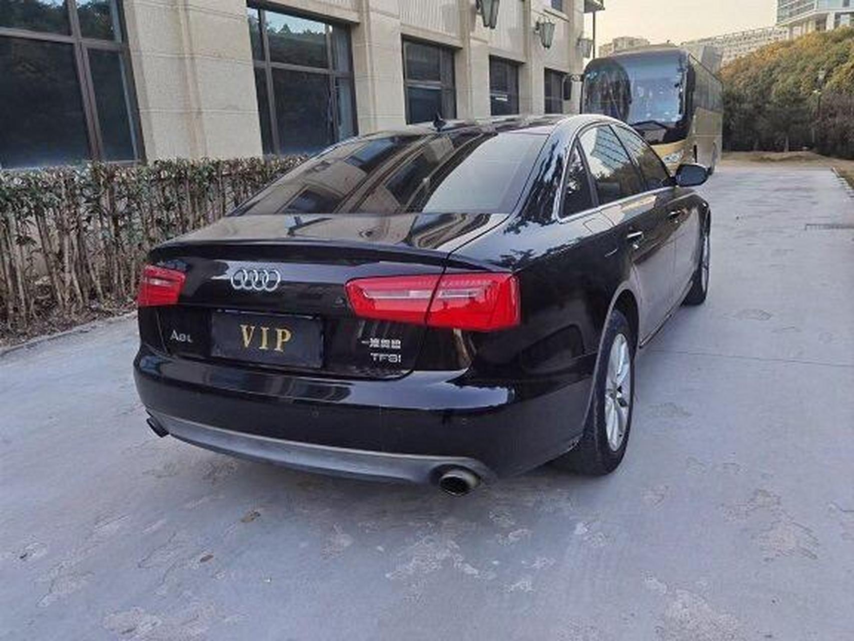 2015年奥迪a6二手车值多少钱(2015款奥迪a6l25二手车价格)