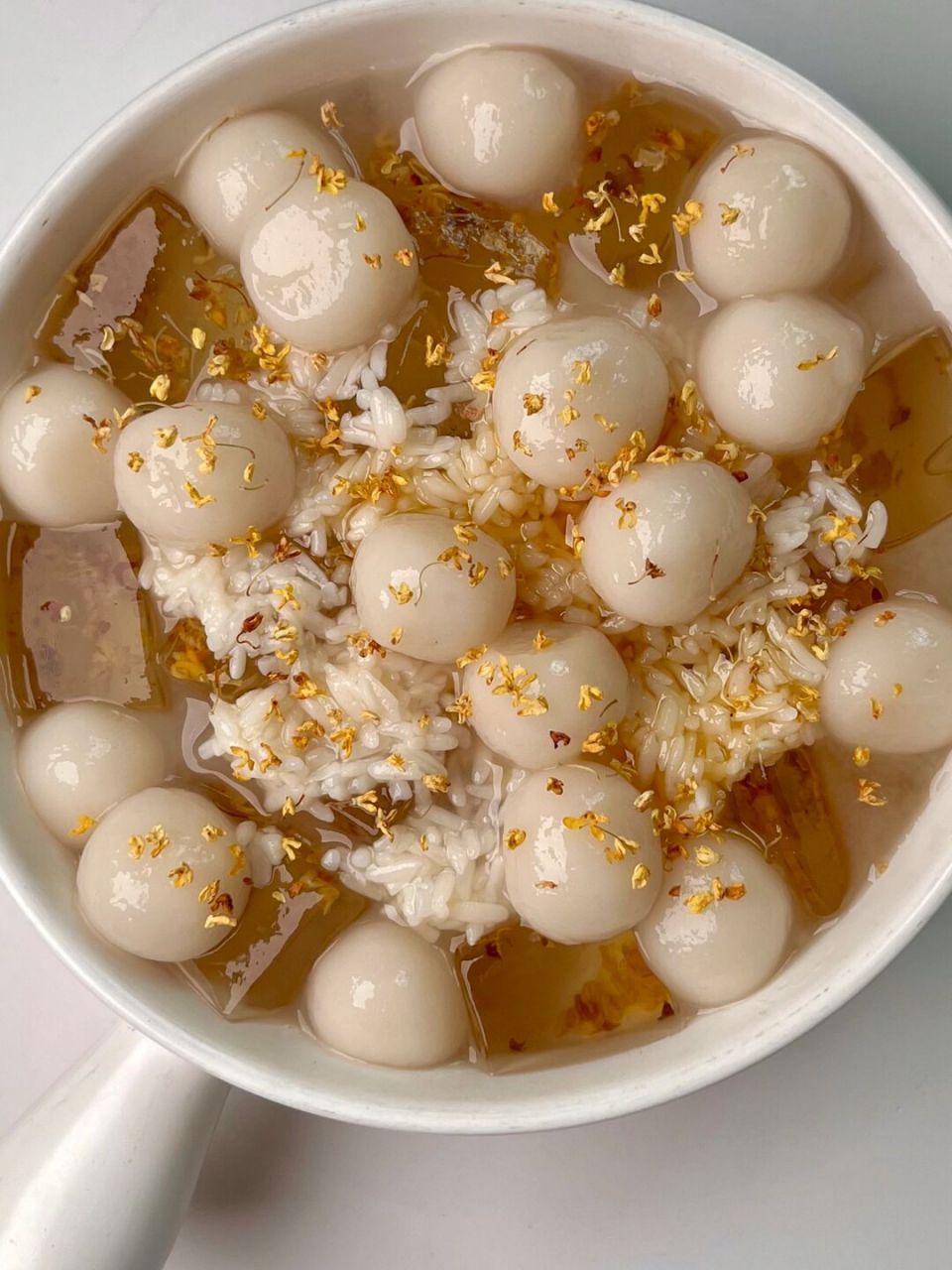 姐妹们,这个桂花酒酿冰粉真的好吃到哭01了!