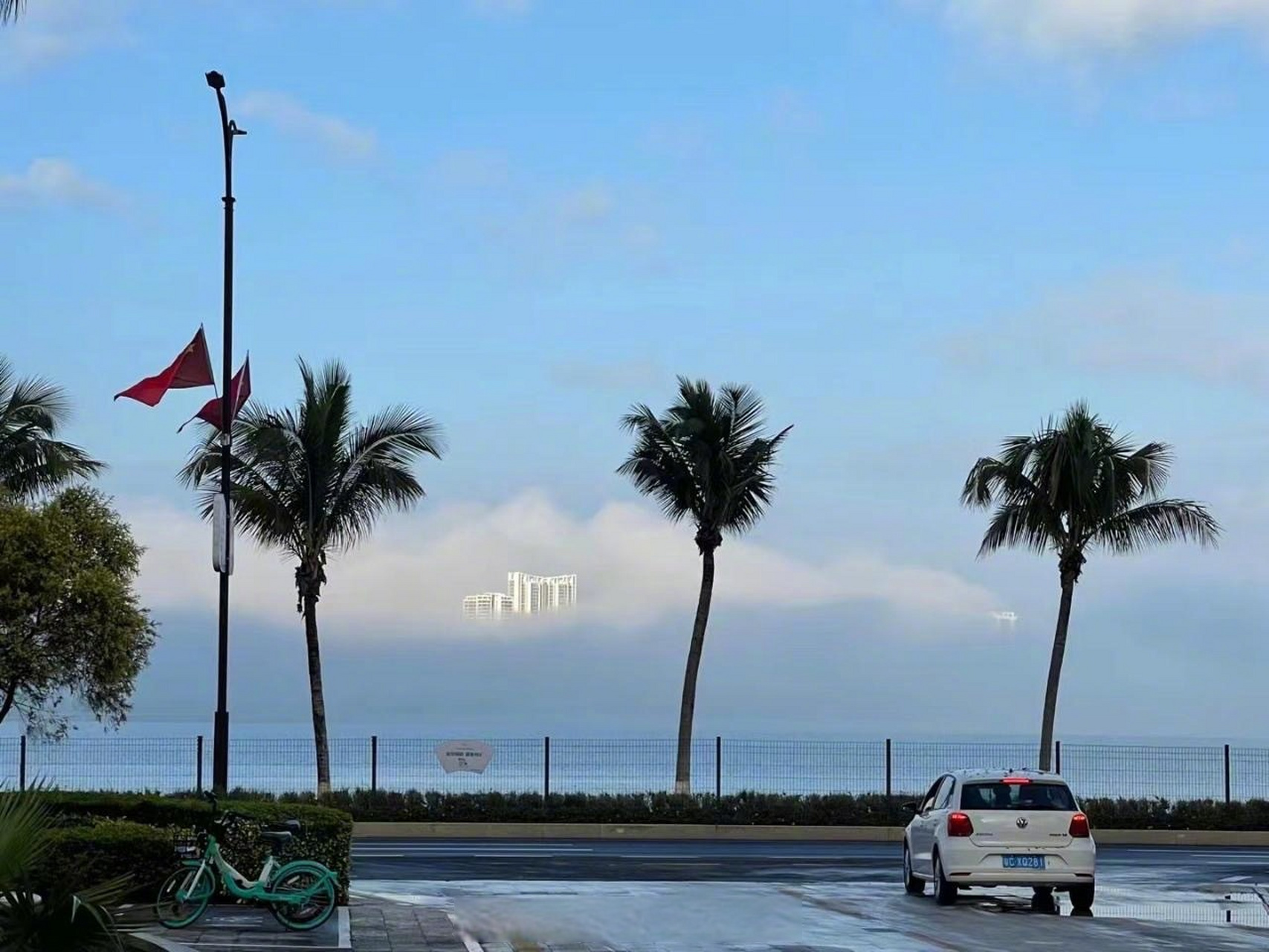 珠海海市蜃樓# 多位朋友表示今天珠海唐家灣附近出現了海市蜃樓,檔刎