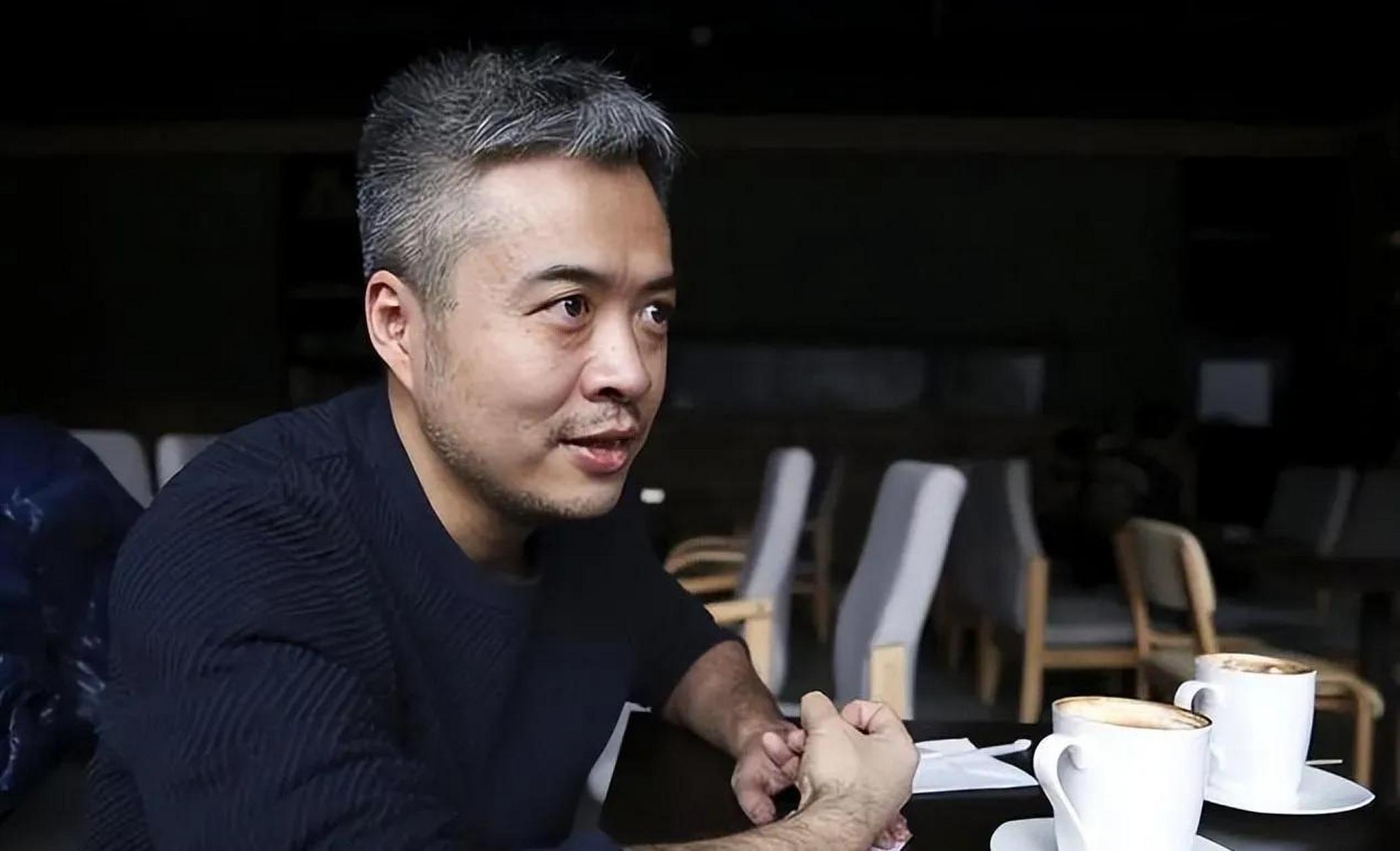 段暄是前央视《足球之夜》栏目主持人,也当过足球报道出镜记者.