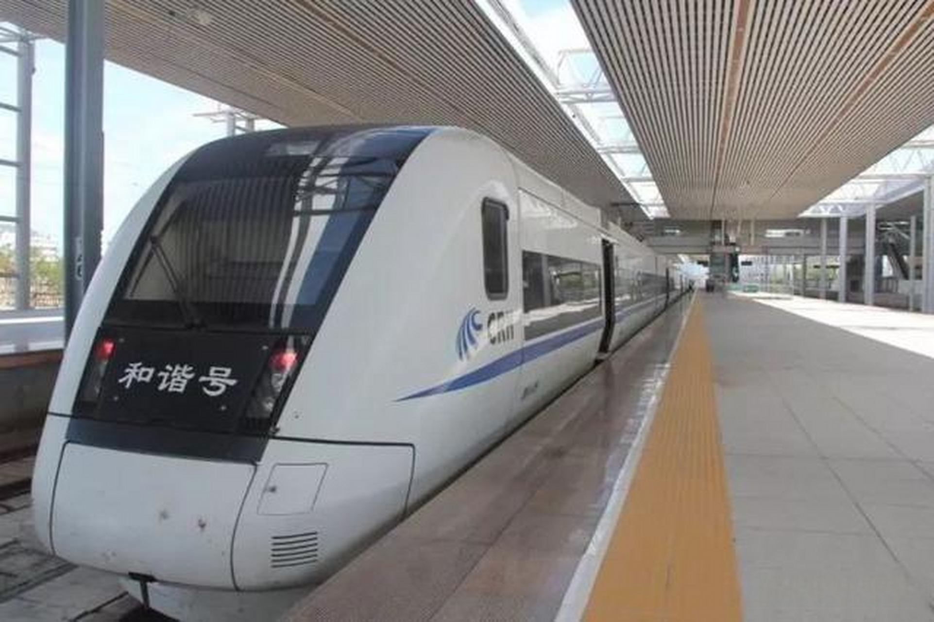 铁路海口车务段获悉,7月3日10点起海南环岛高铁,海口市郊列车逐步恢复