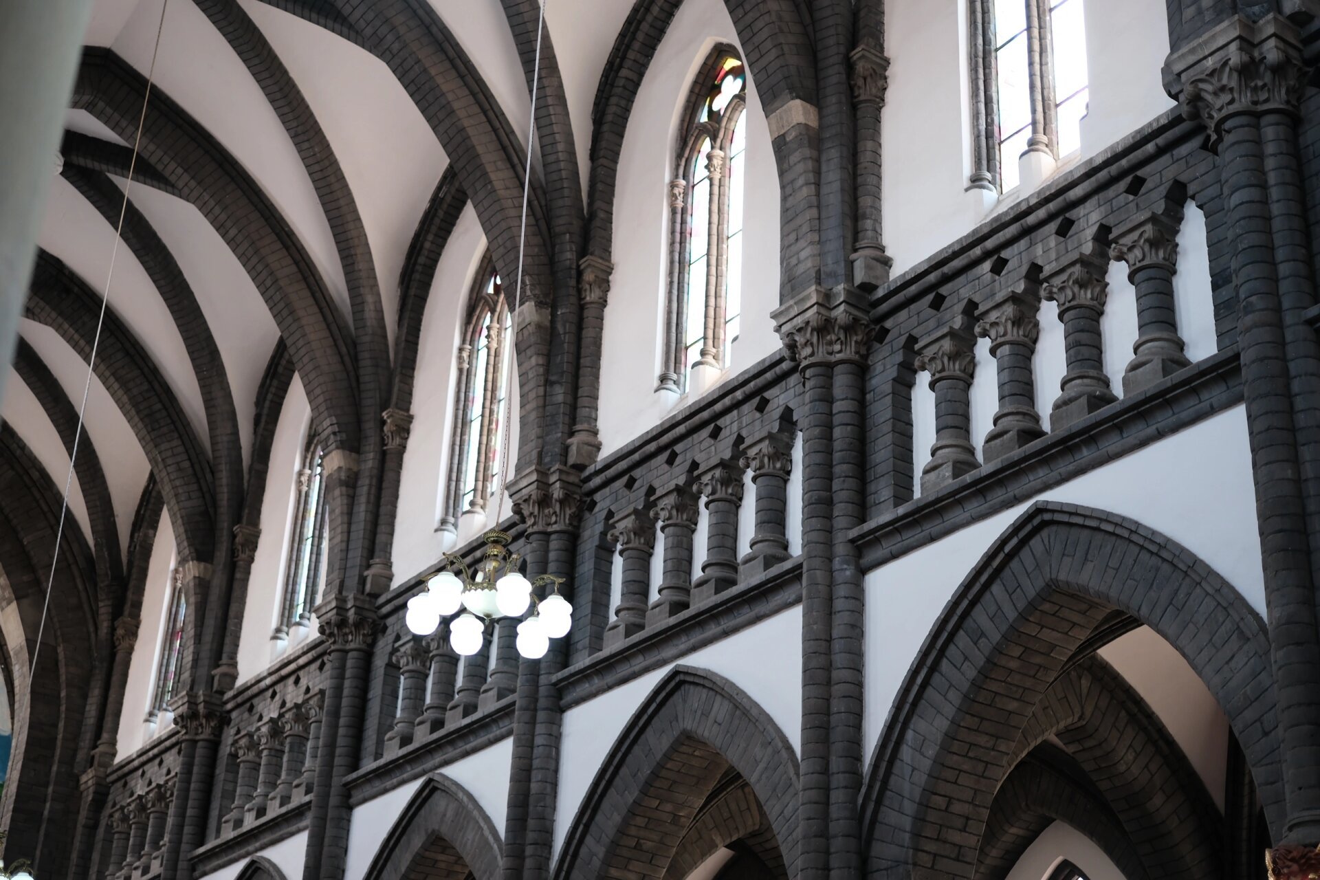 第一次进入沈阳小南教堂内部 "仰头皆是灿烂辉煌"