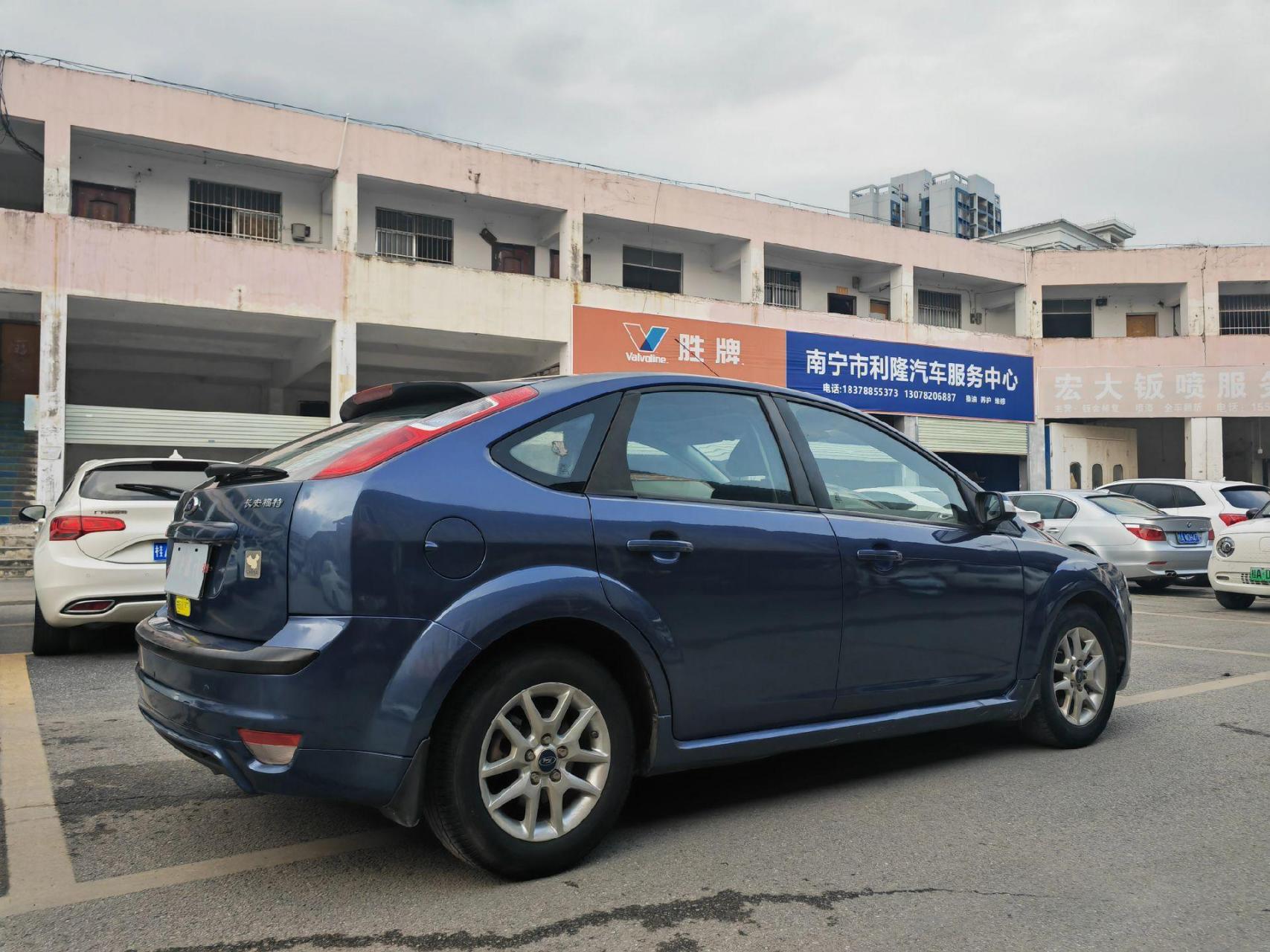 拿下 07年上牌福特福克斯,1.8排量,1万多开走最佳练车