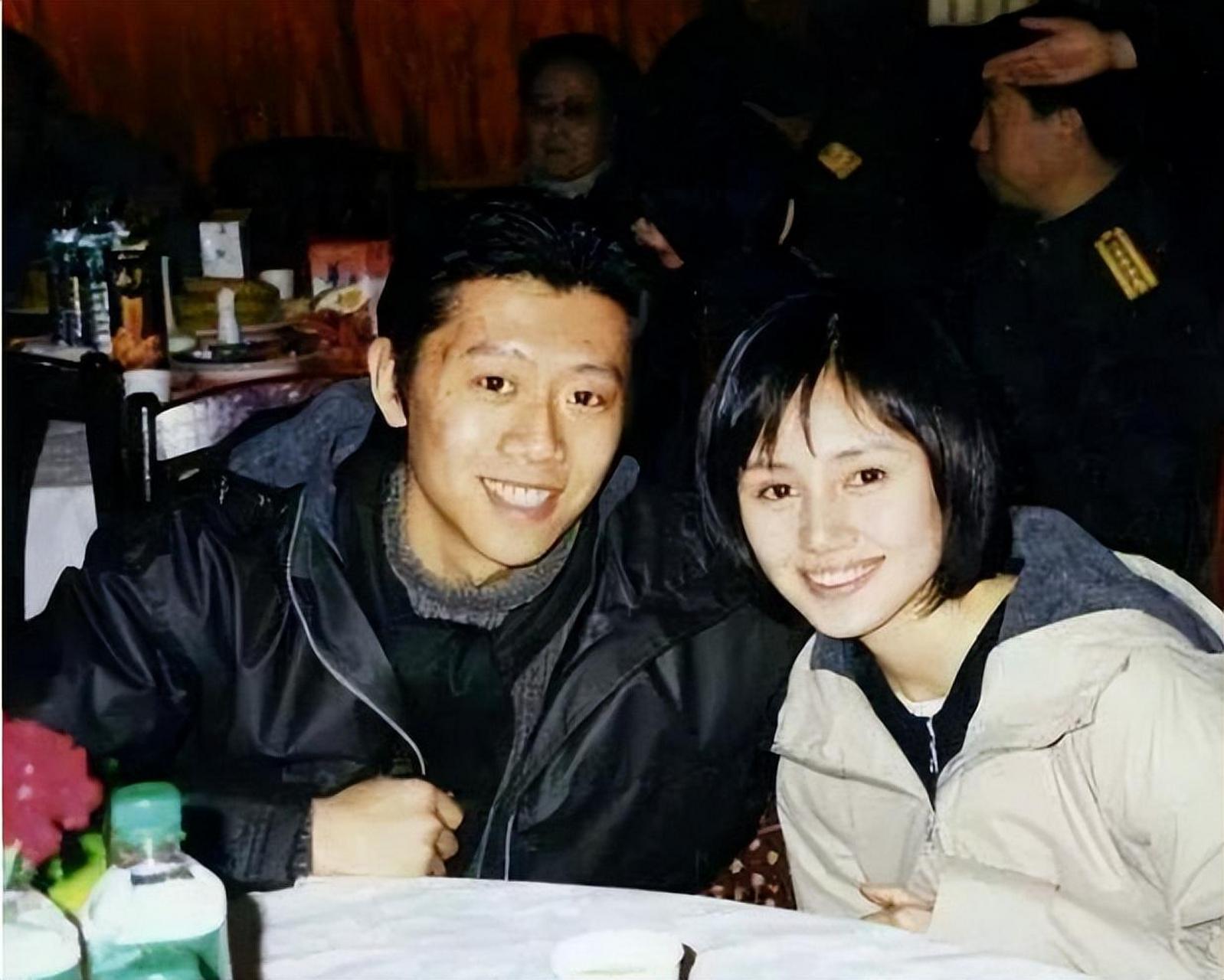 夏雨袁泉热恋中央戏剧学院,感情之路虽有波折,如今生活低调甜蜜 夏雨