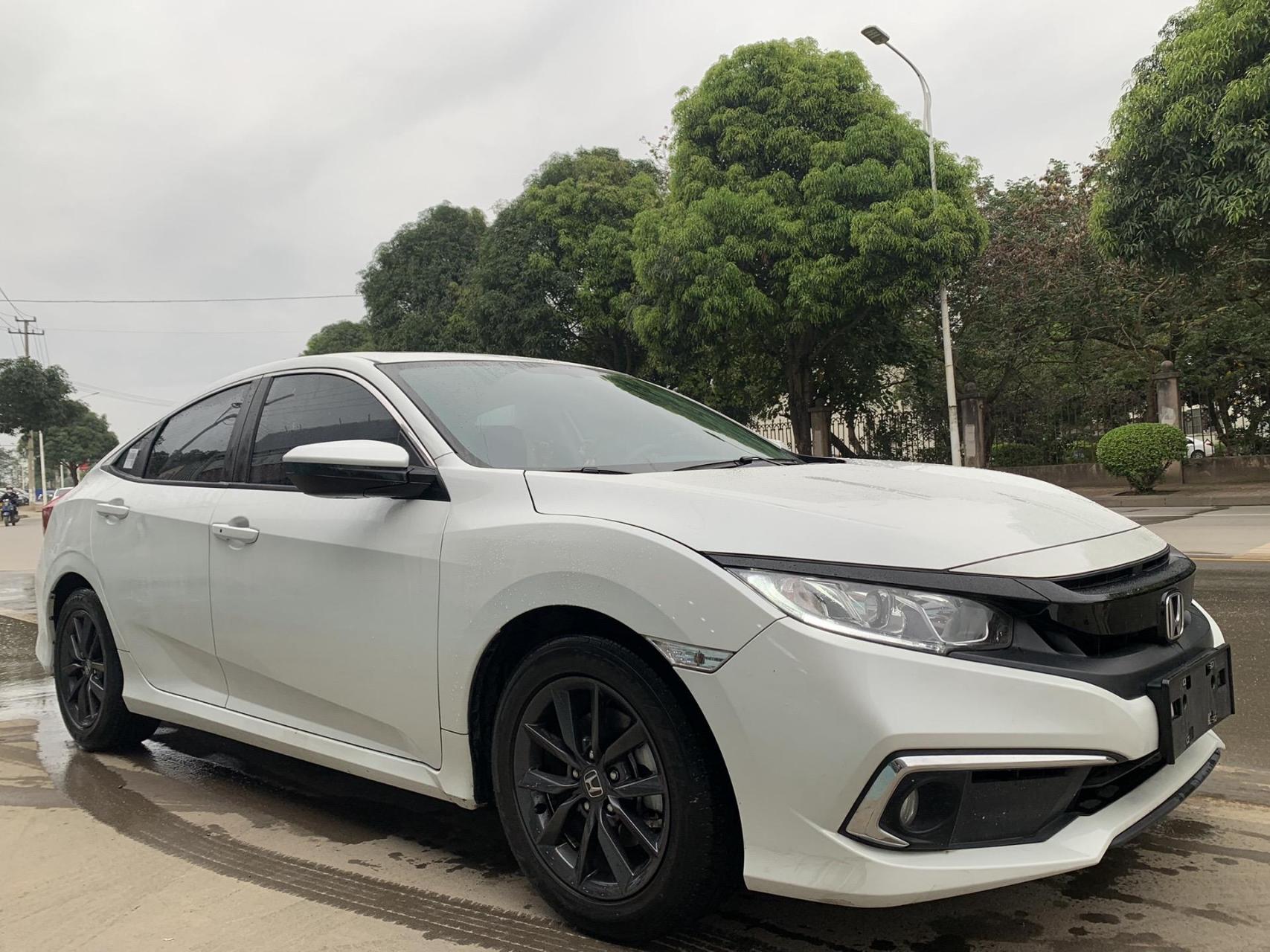 2019款东风本田思域燃动版 220turbo 《牌上间时》:2019年 《公  里