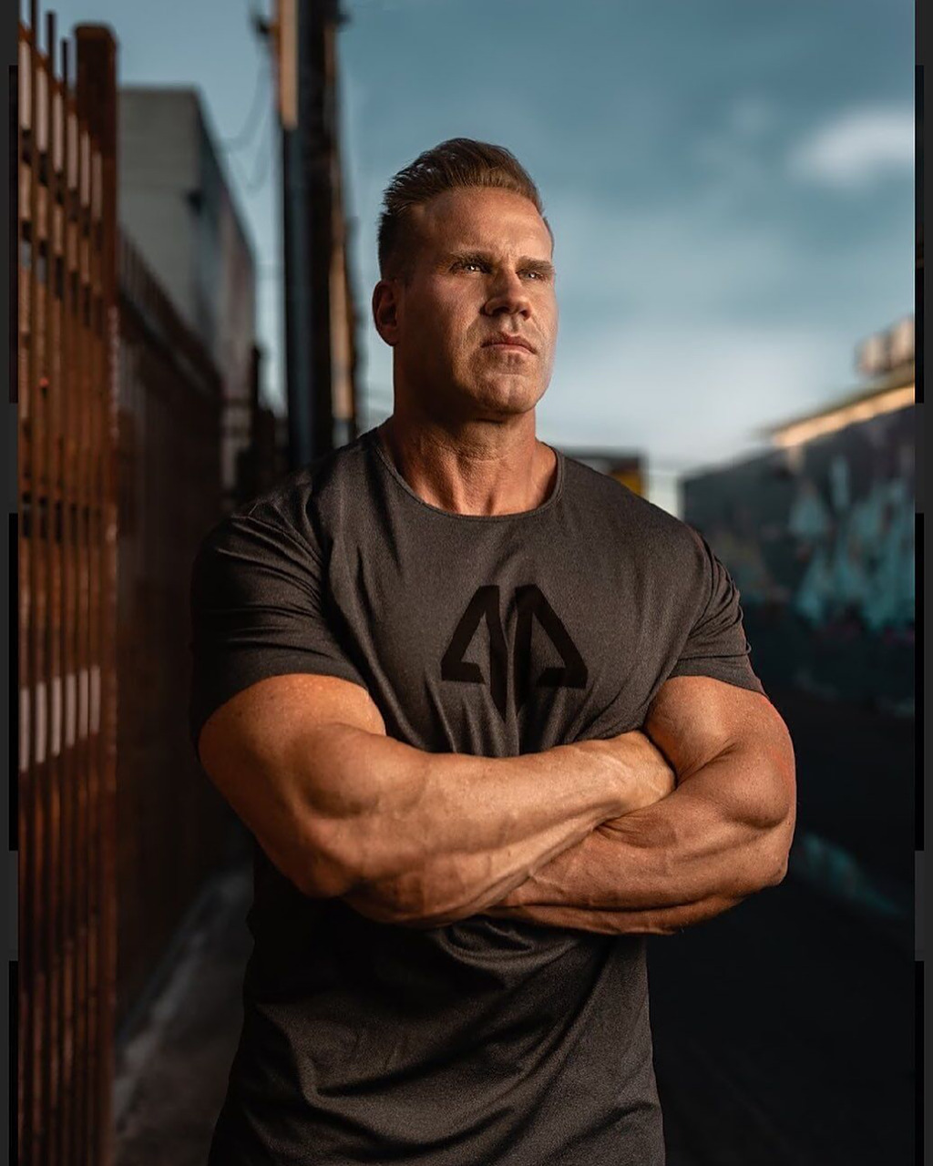 卡特,健美史上神的选手 世界上最成功的健美先生是阿诺.