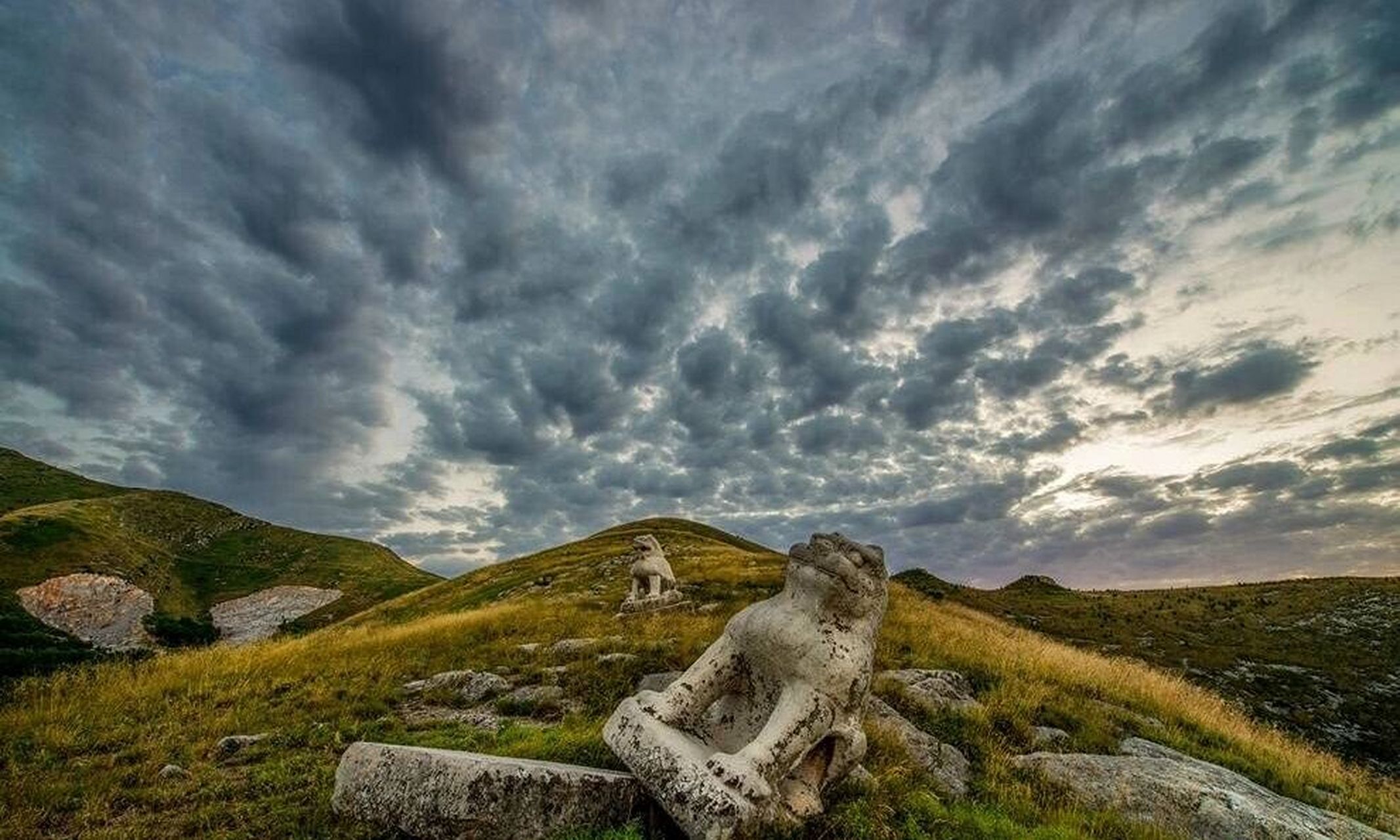 【唐十八陵】关中十八唐帝陵,也称"关中十八陵","唐十八陵",是指埋葬