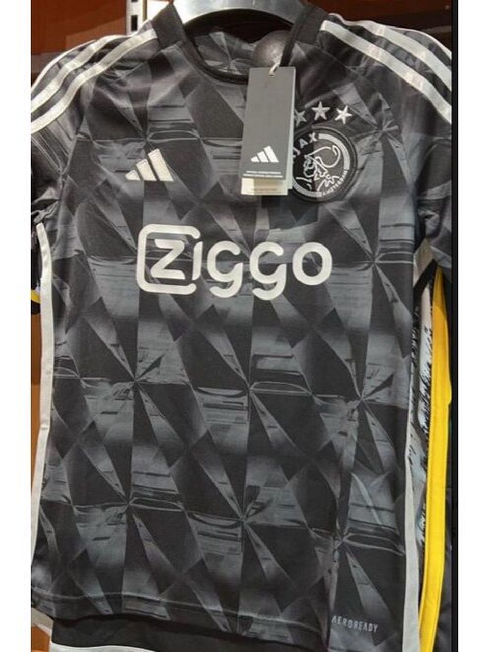 阿贾克斯2023-24赛季第三球衣实物图 #足球#0202#小红书竞技场