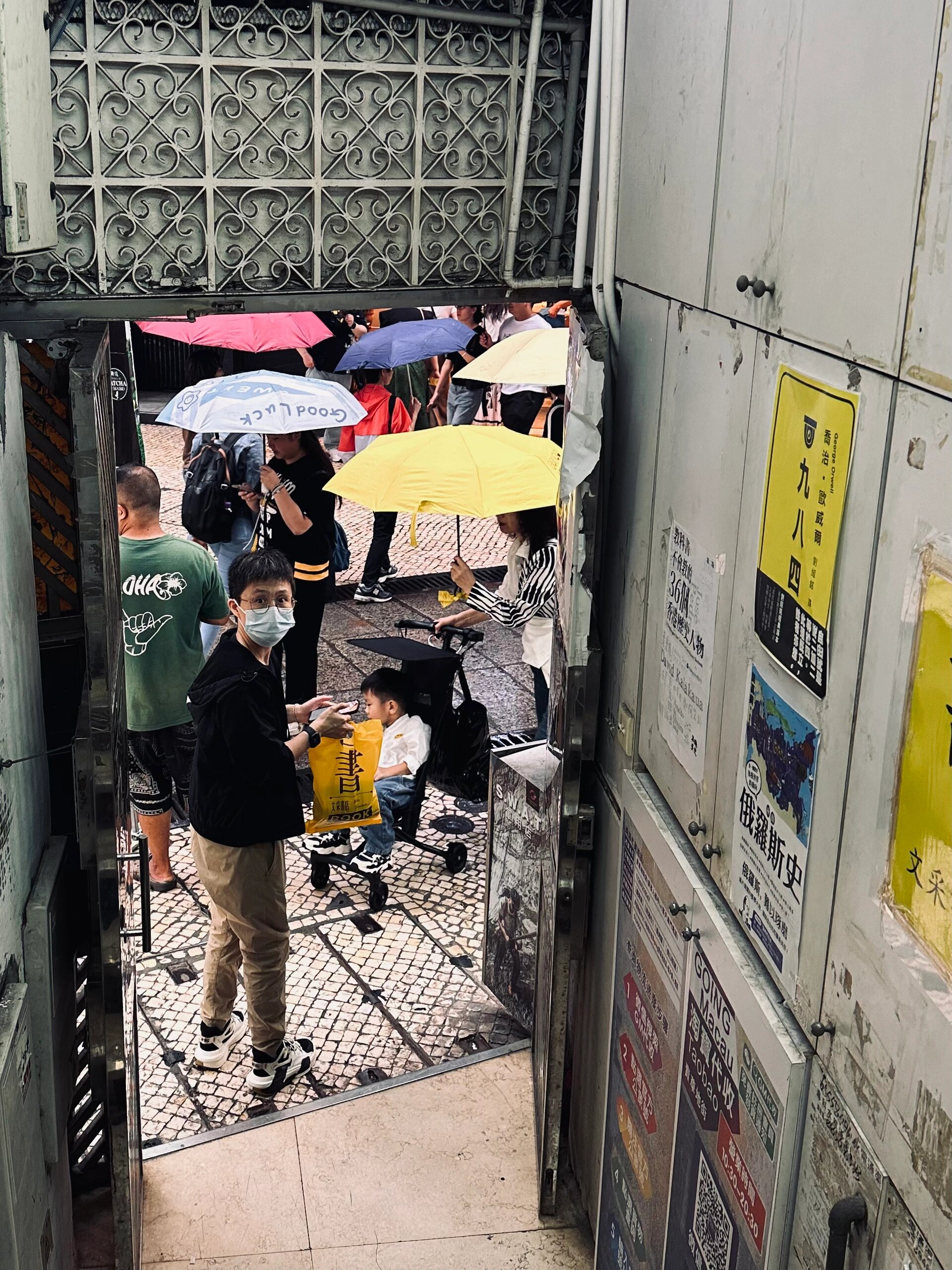 当天往返澳门(珠海) 1. 吉大派出所有二十小时机子可办理过关签注.