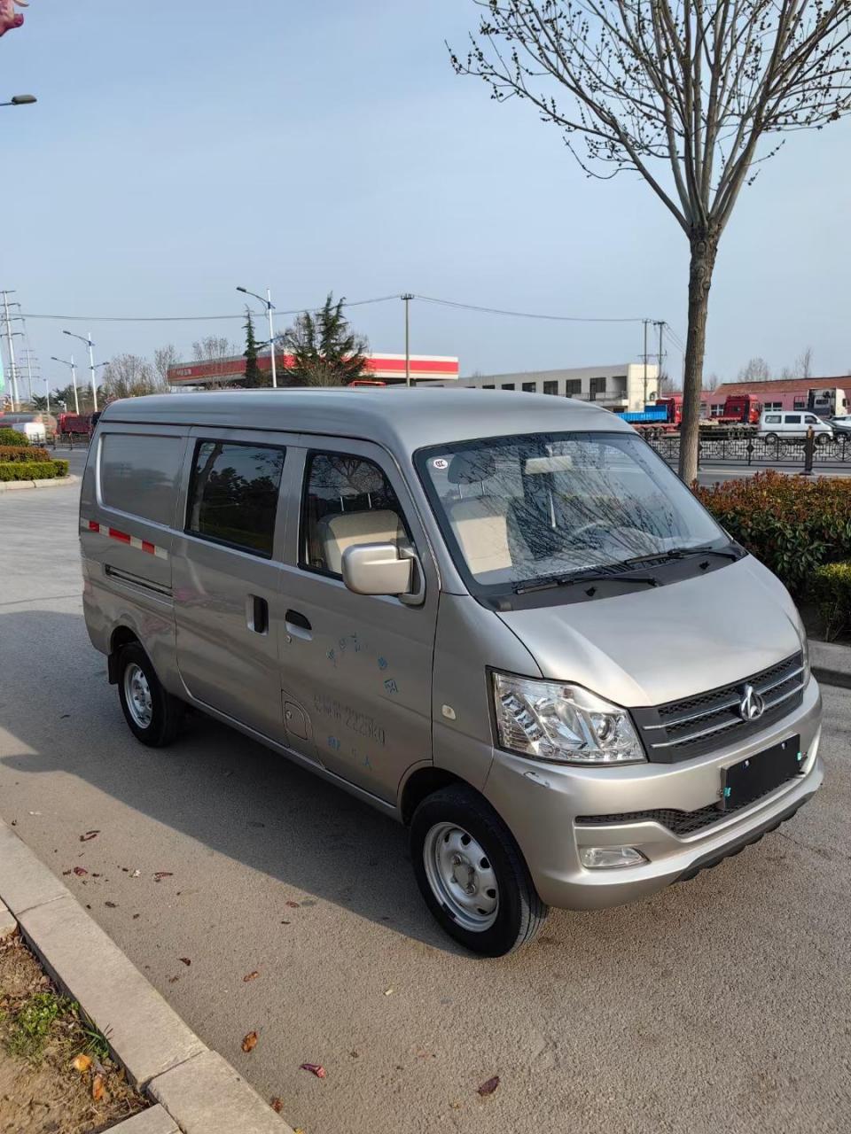 新到19年长安v3封闭货车,1.