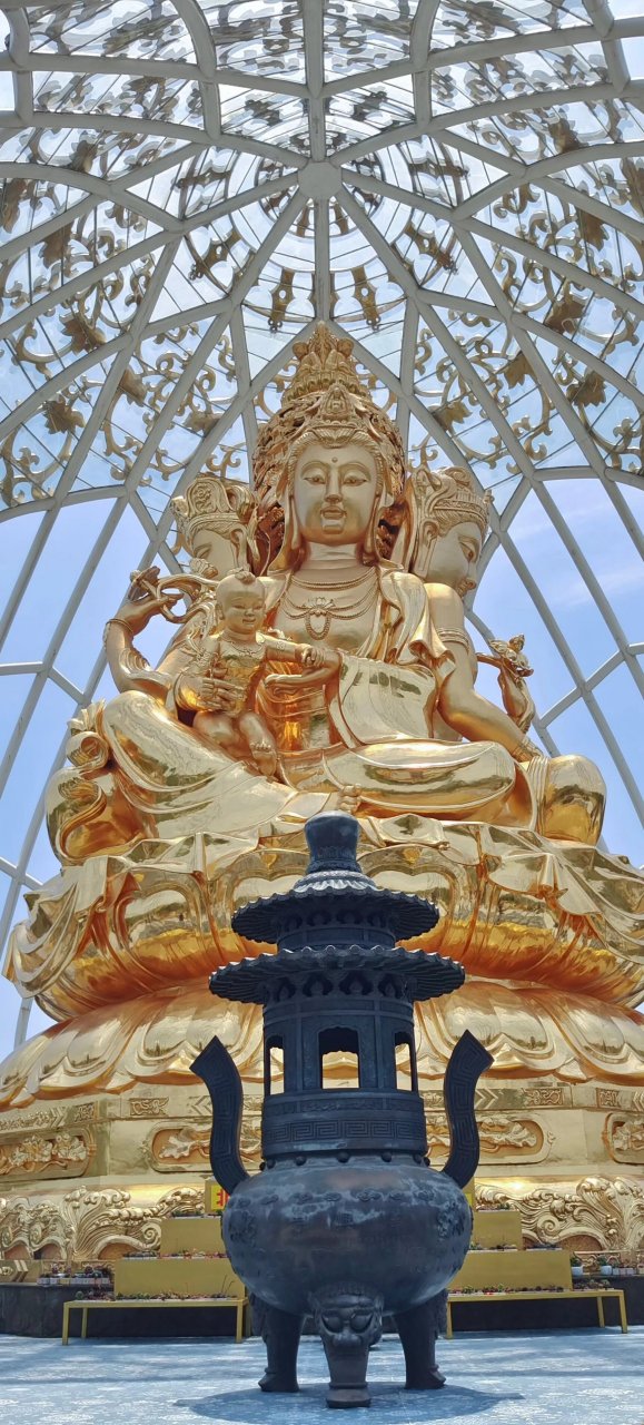 大华兴寺,四面观音 坐落于广东省深圳市盐田区东部华侨城旅游景点内