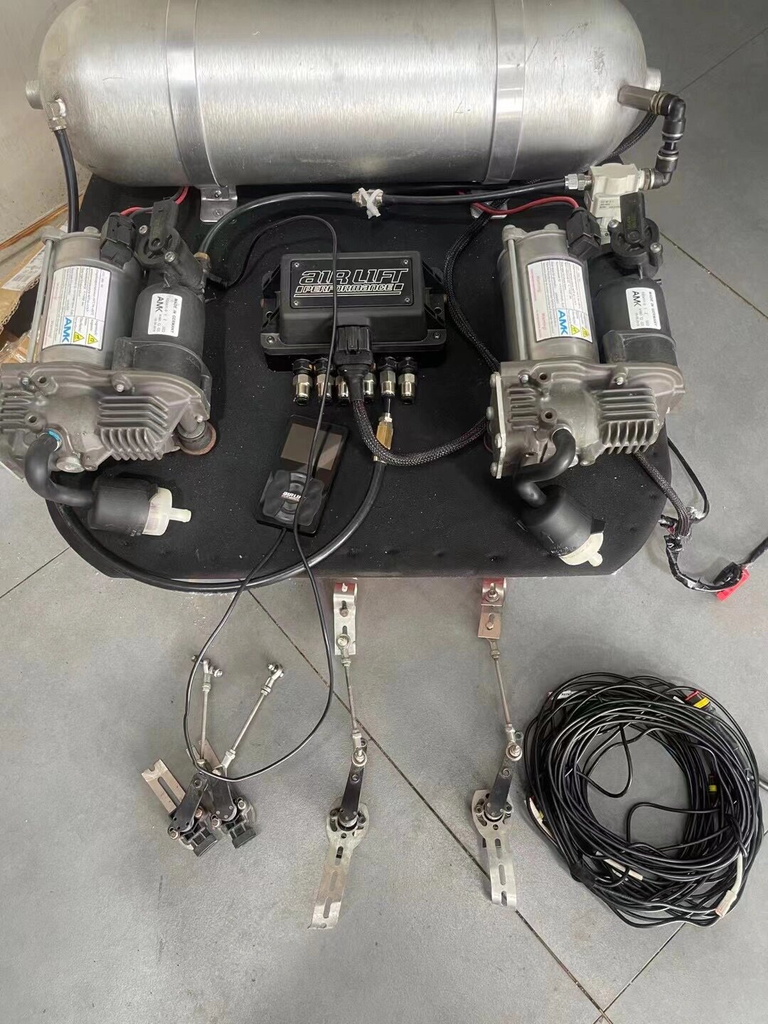 3h气动 3h气动避震控制系统airlift全球顶级 全新amk打气泵 使用三个