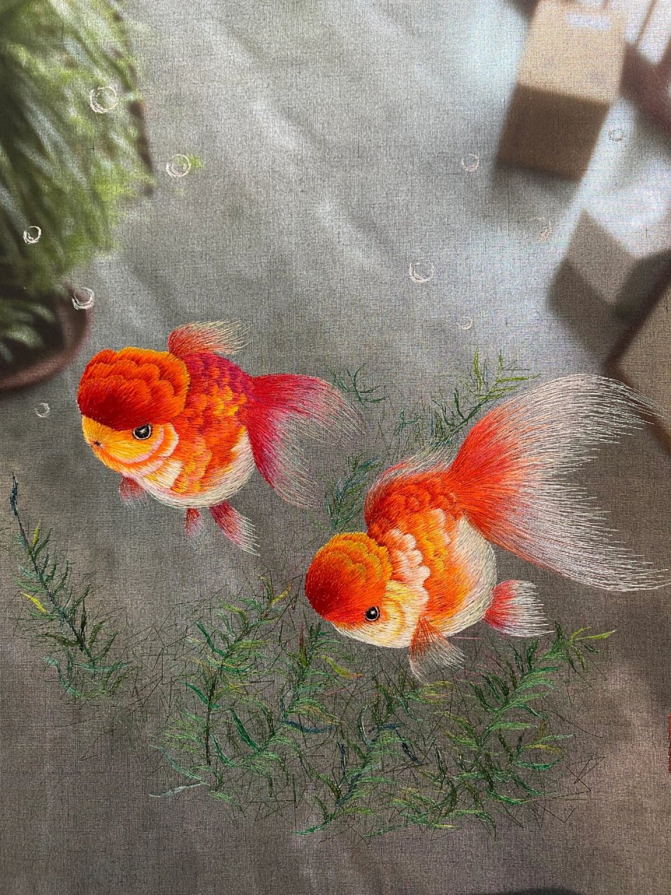 苏绣|金鱼图—鱼鳍文字教理01 96绣品图中所展