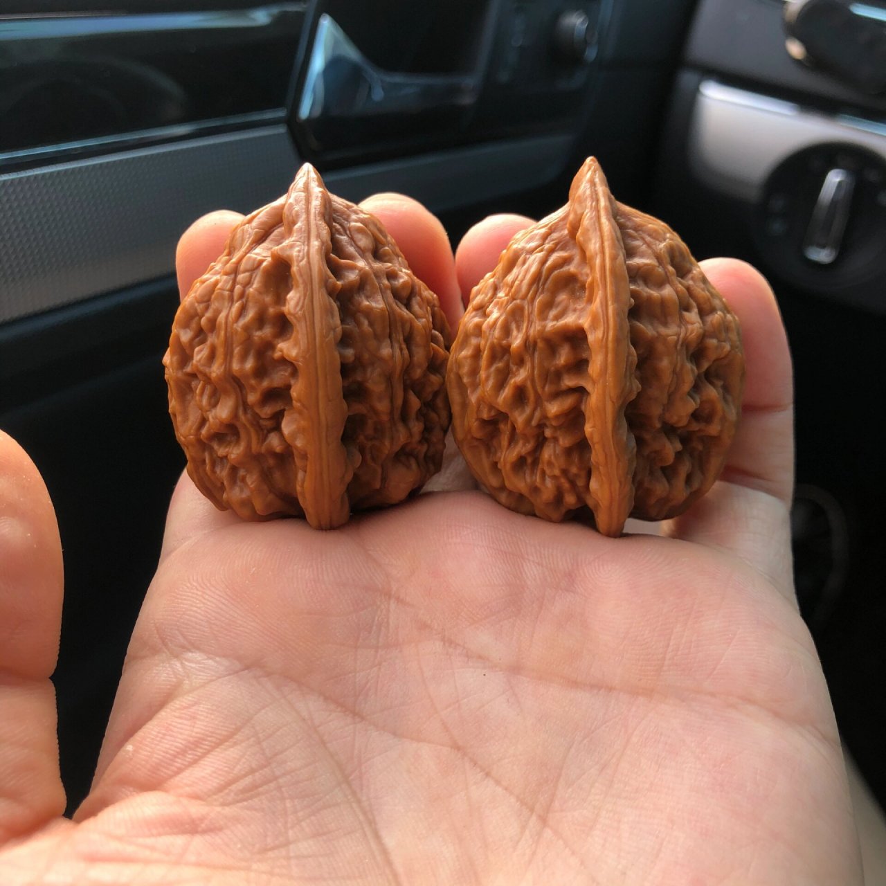 野生大红袍文玩核桃38mm精对儿 野生小众大红袍!