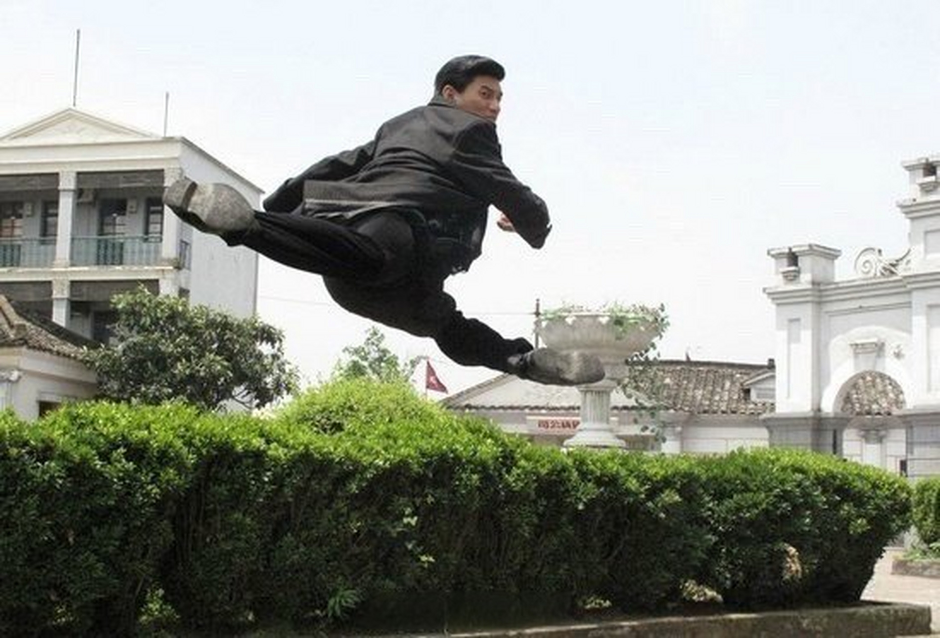 吴奇隆海上一字马#给隆哥一字马疯狂打call,这也太厉害了吧,状态真的