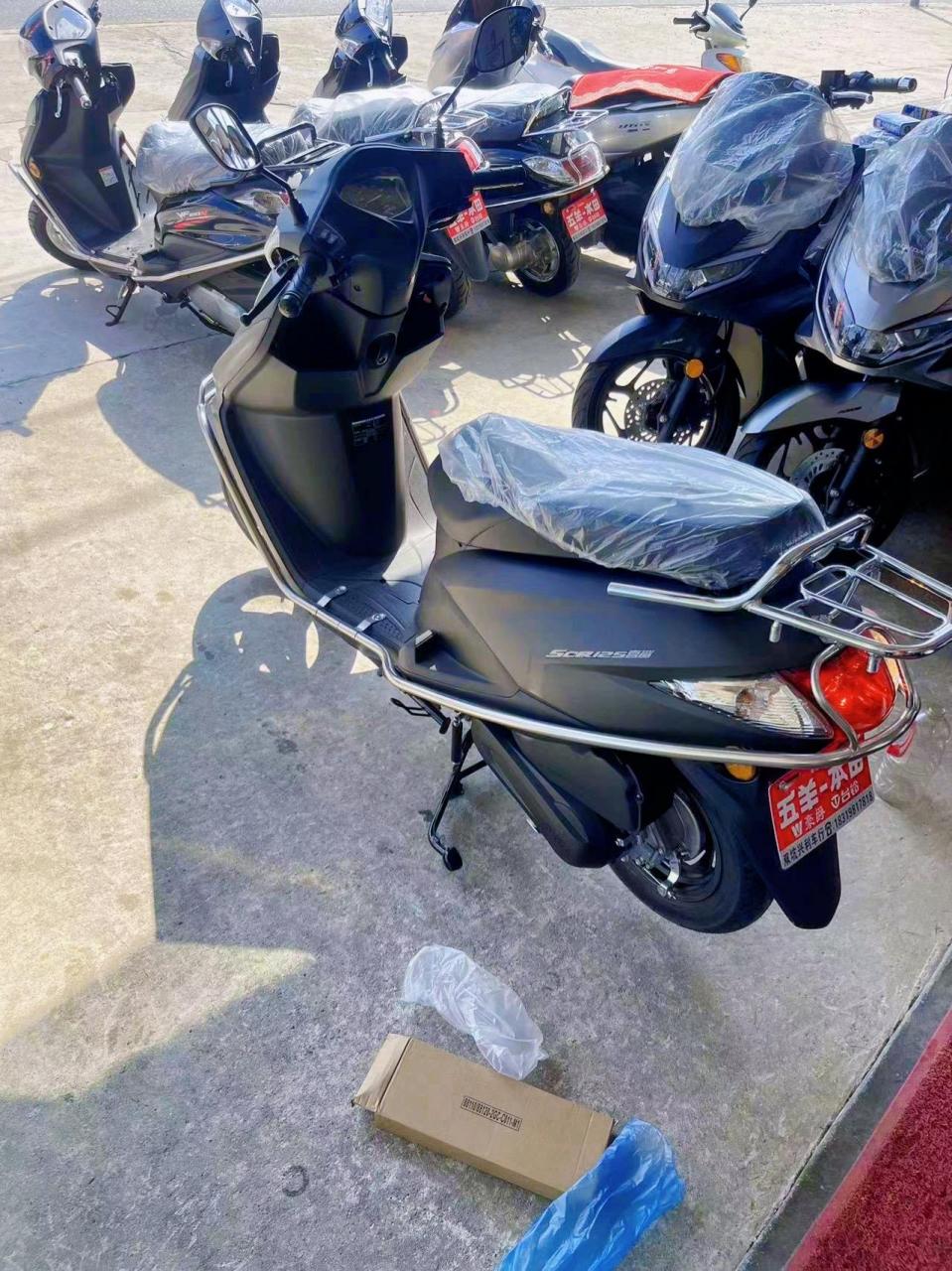 五羊本田喜鲨125磨砂黑,五羊本田睿御6代白色,感谢各位老板支持