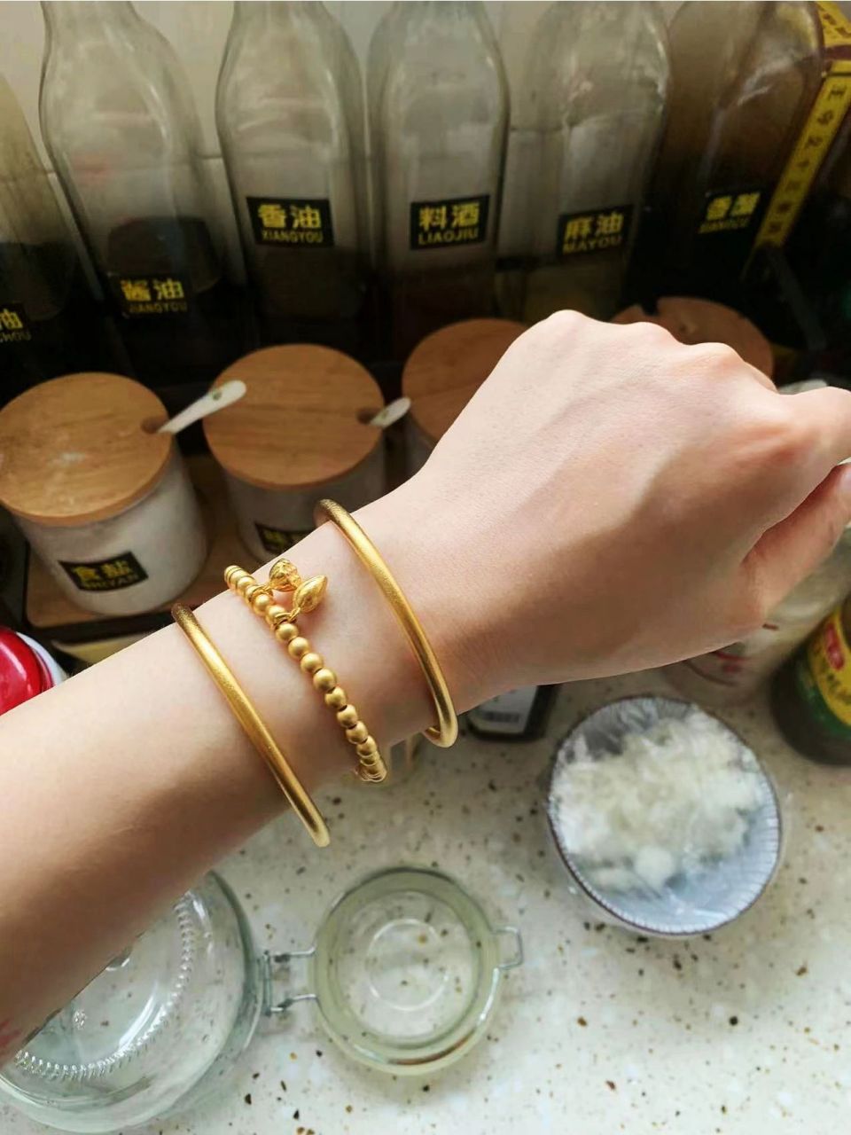 沙金是不会掉色的,因为沙金原本就是黄金,只是它的含金量不是很高