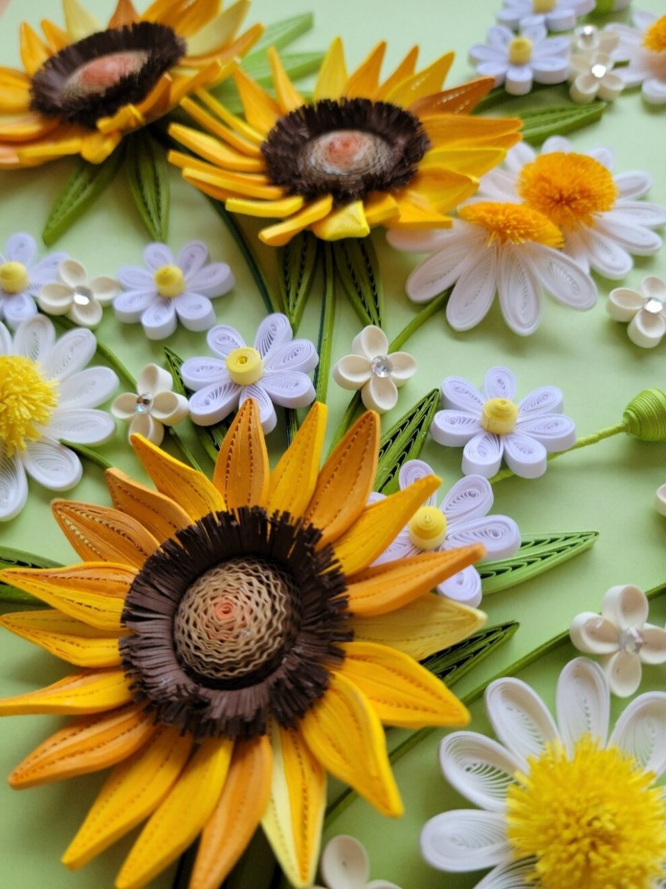 原创衍纸作品-向日葵花束 1.5mm衍纸向日葵,小雏菊花束作品!原创构思