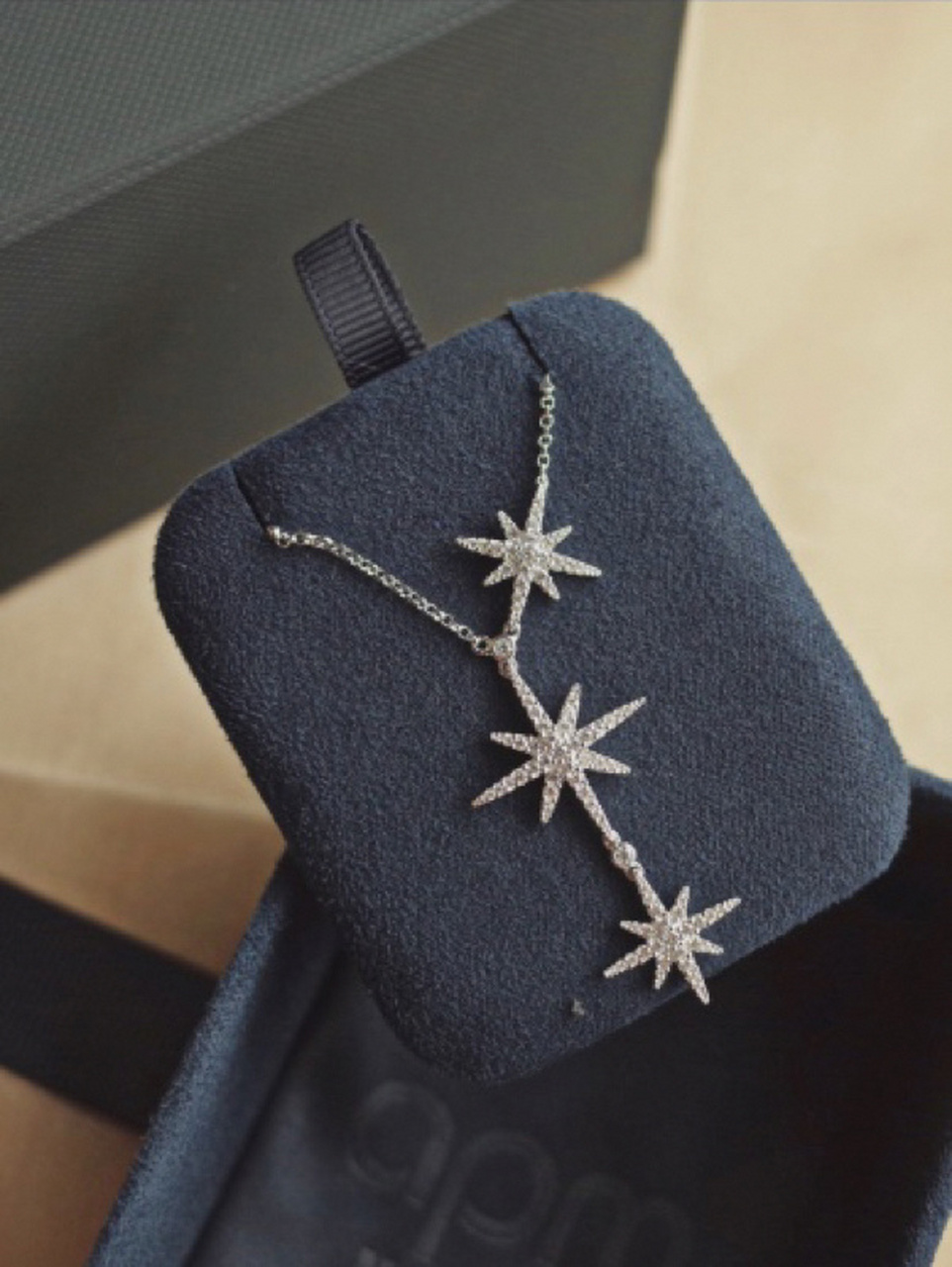 仙气飘飘的apm六芒星项链 戴上许愿吧 一眼看中的六芒星97经典款 让