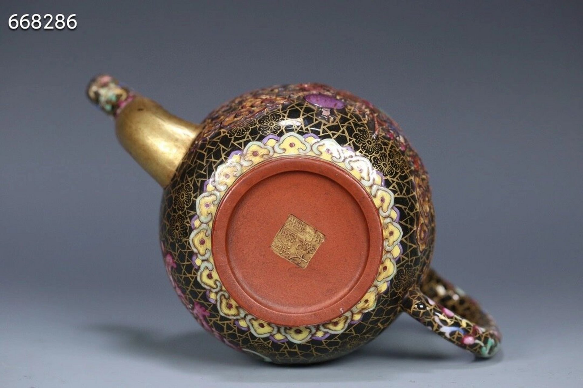 清代 珐琅彩紫砂壶.尺寸高15*21*12cm