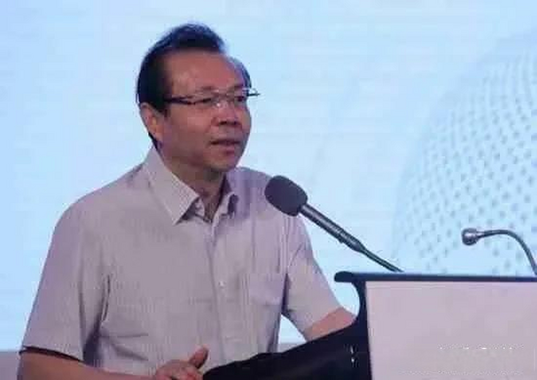 赖小民告诉我们,100多个  我就知道大家喜欢《金瓶梅》,据不完全统计