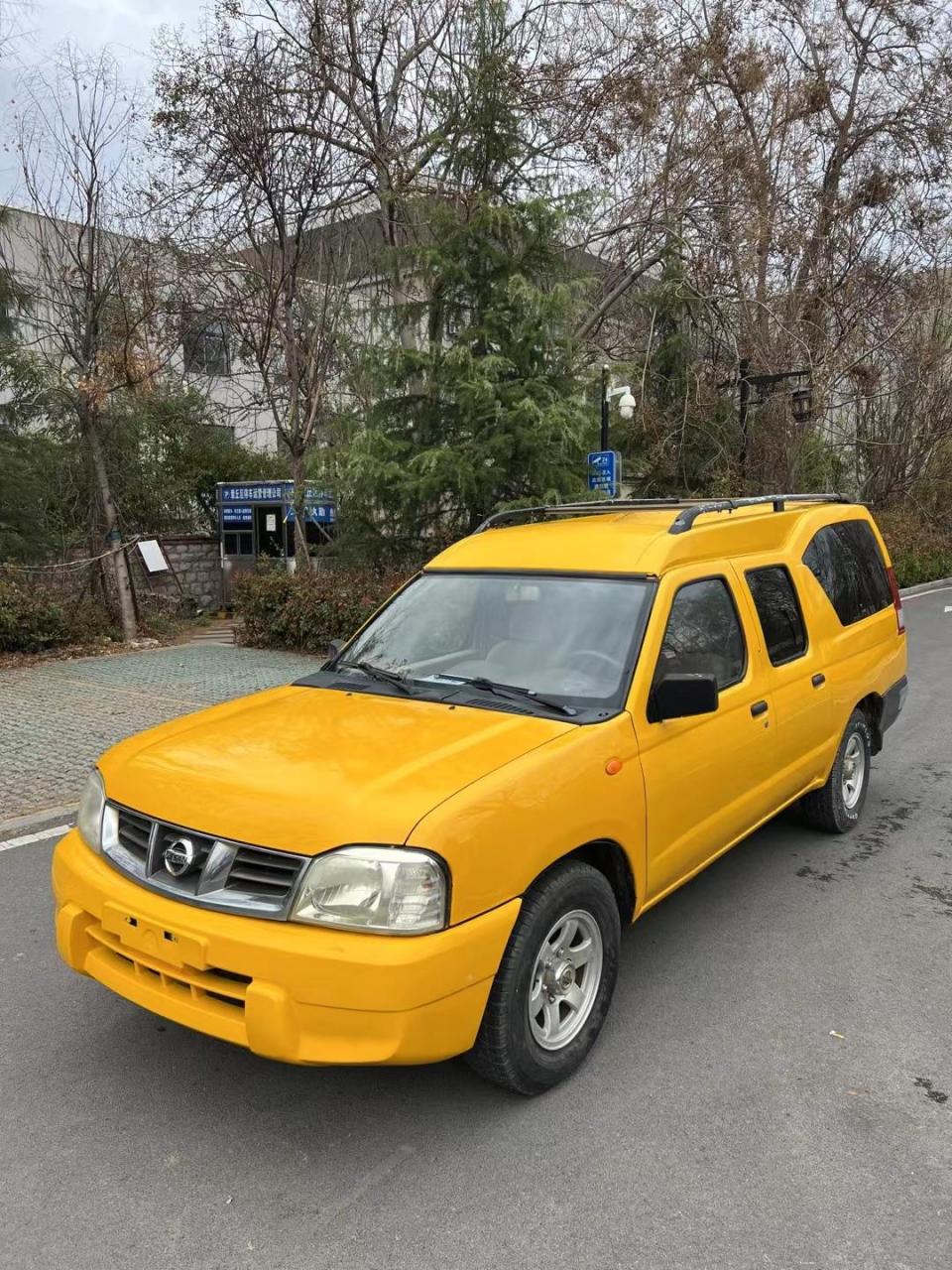 2013年尼桑np300.多功能皮卡 汽油2.