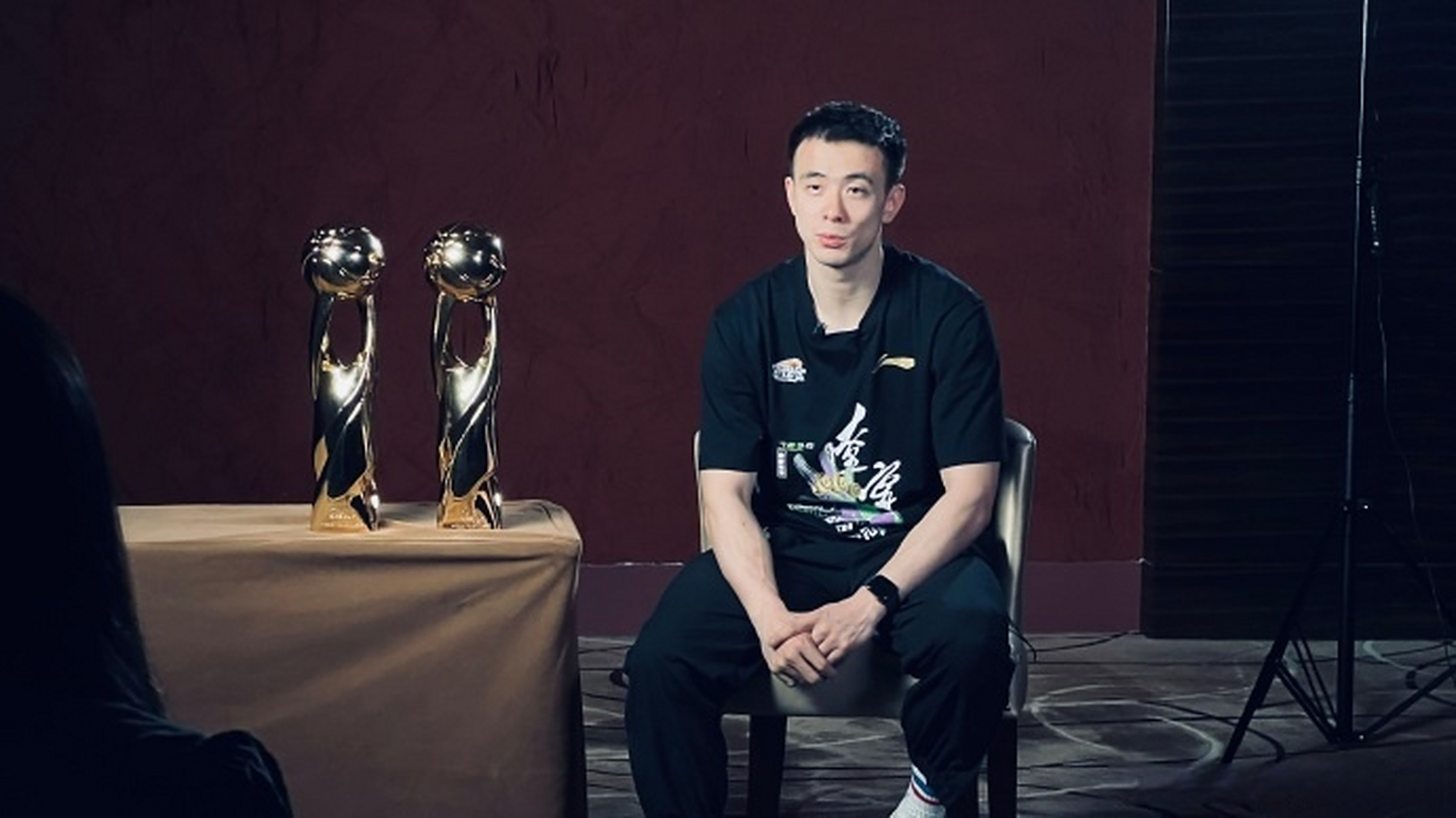 赵继伟拍摄fmvp定妆照   赵继伟pg 拍摄总决赛mvp写真, 一个字:帅!