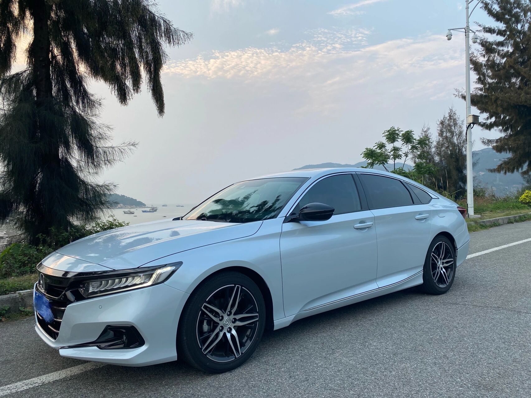 帅! 2022款十代半雅阁幻夜尊贵版,格陵兰白77红内 终于提车了!