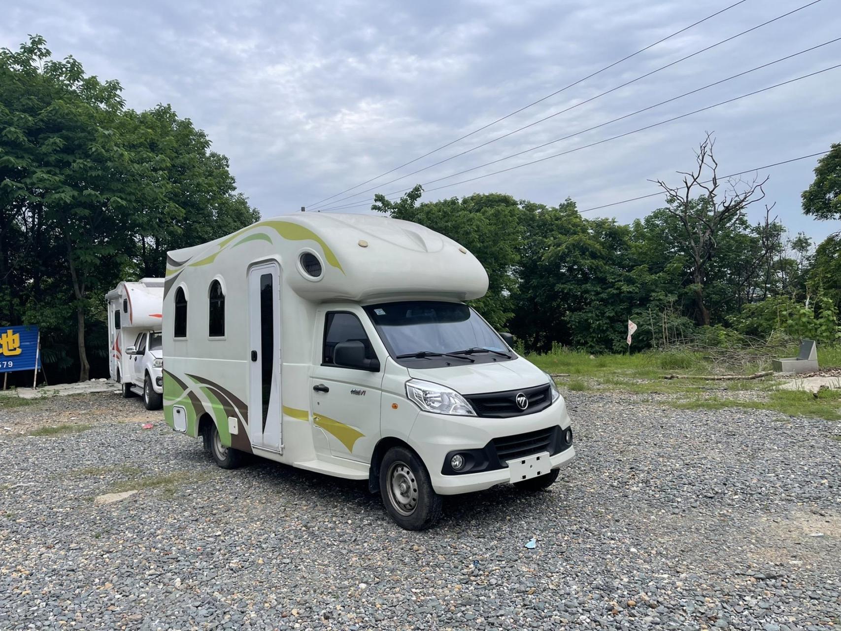 8万房车开回家新飞牌福田c型房车,21年5月上牌,安全行驶2万公里,国六