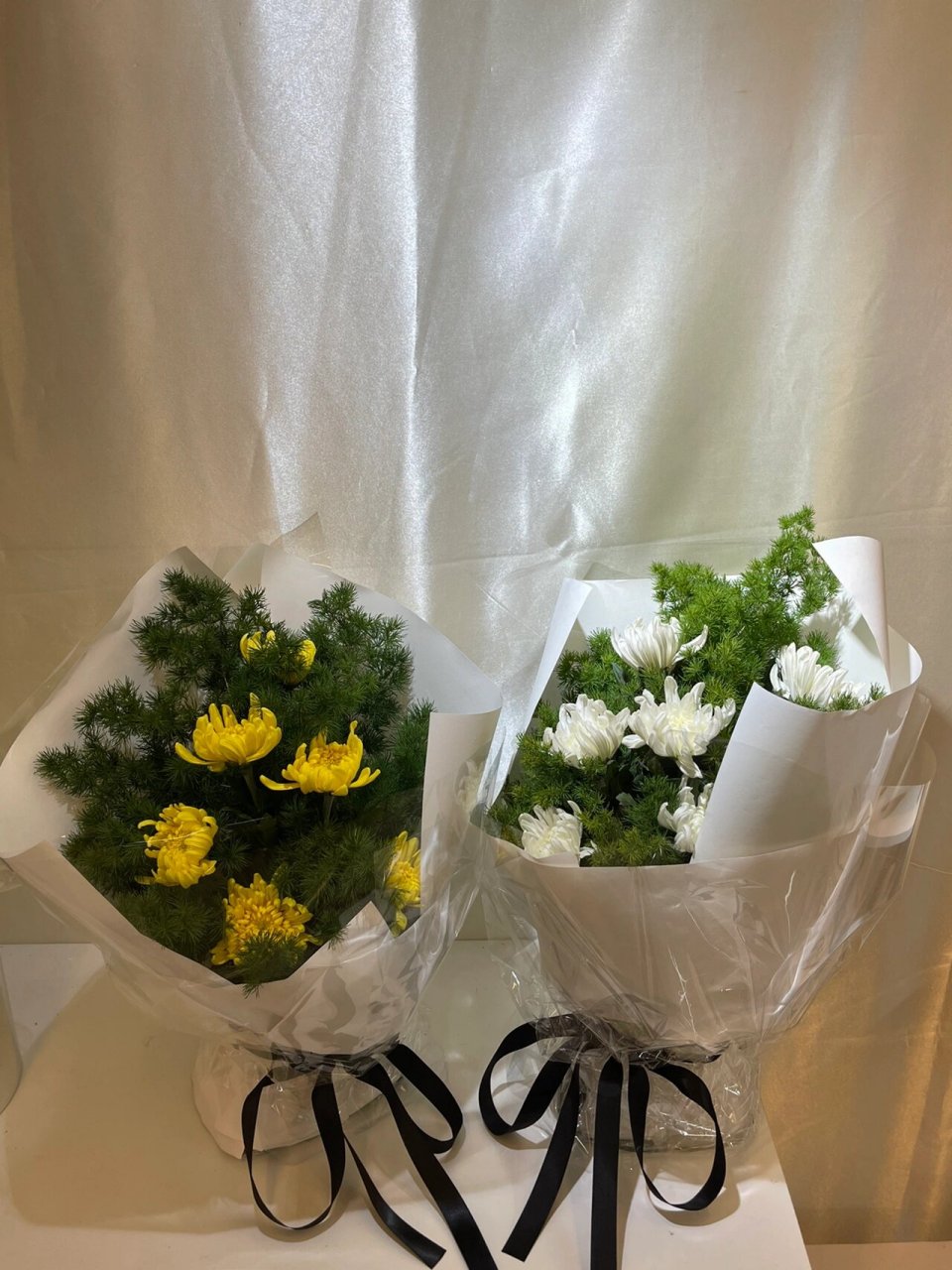 祭奠花束丨相思莫让烟尘绕,一束鲜花寄故人 清风化雨,思念绵长.
