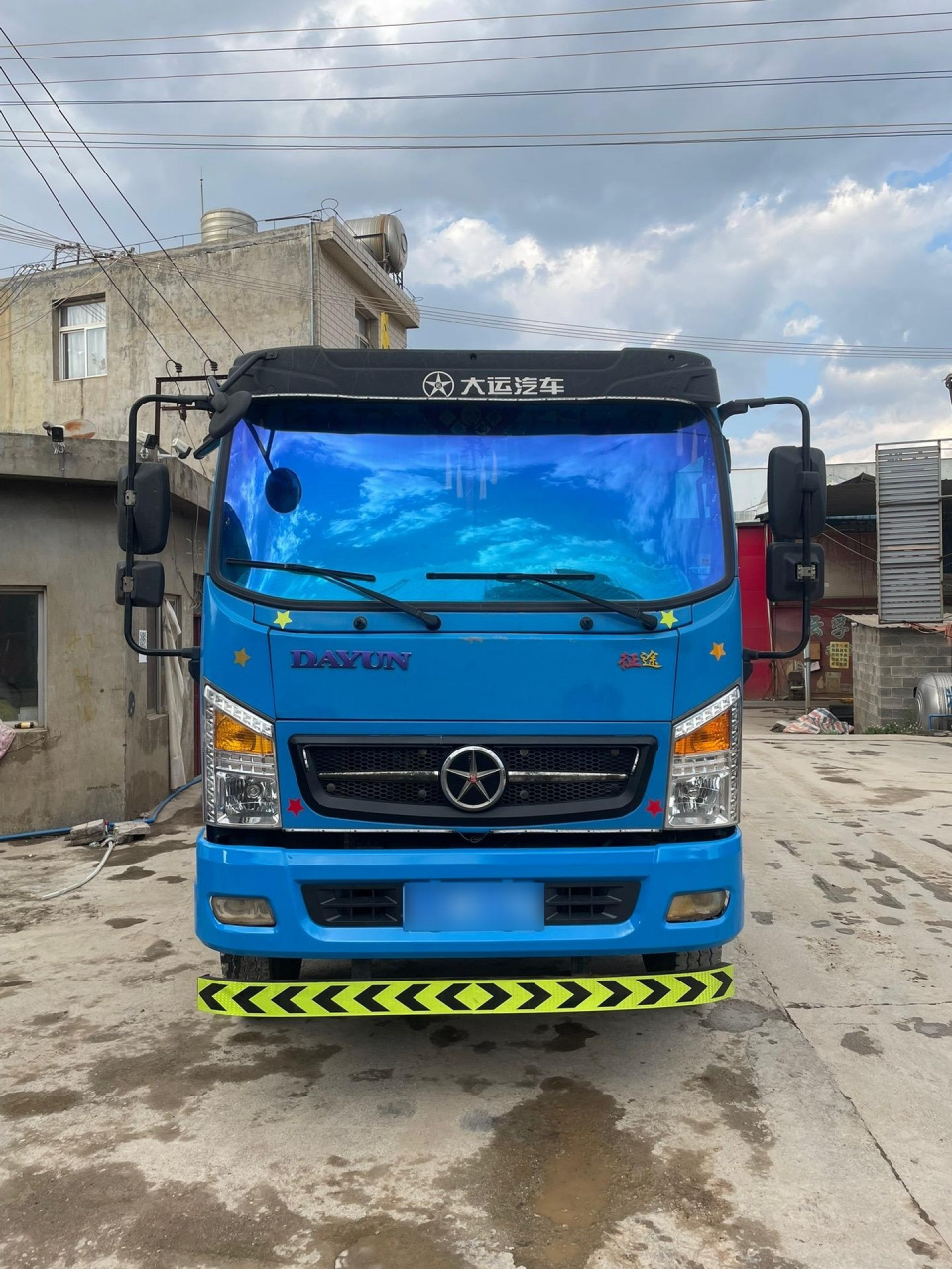 精品大运征途, 19年3月份上牌,国五玉柴4108 前顶,153后桥,3米8标厢