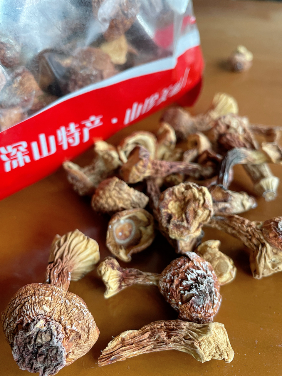 干松茸发霉的图片图片