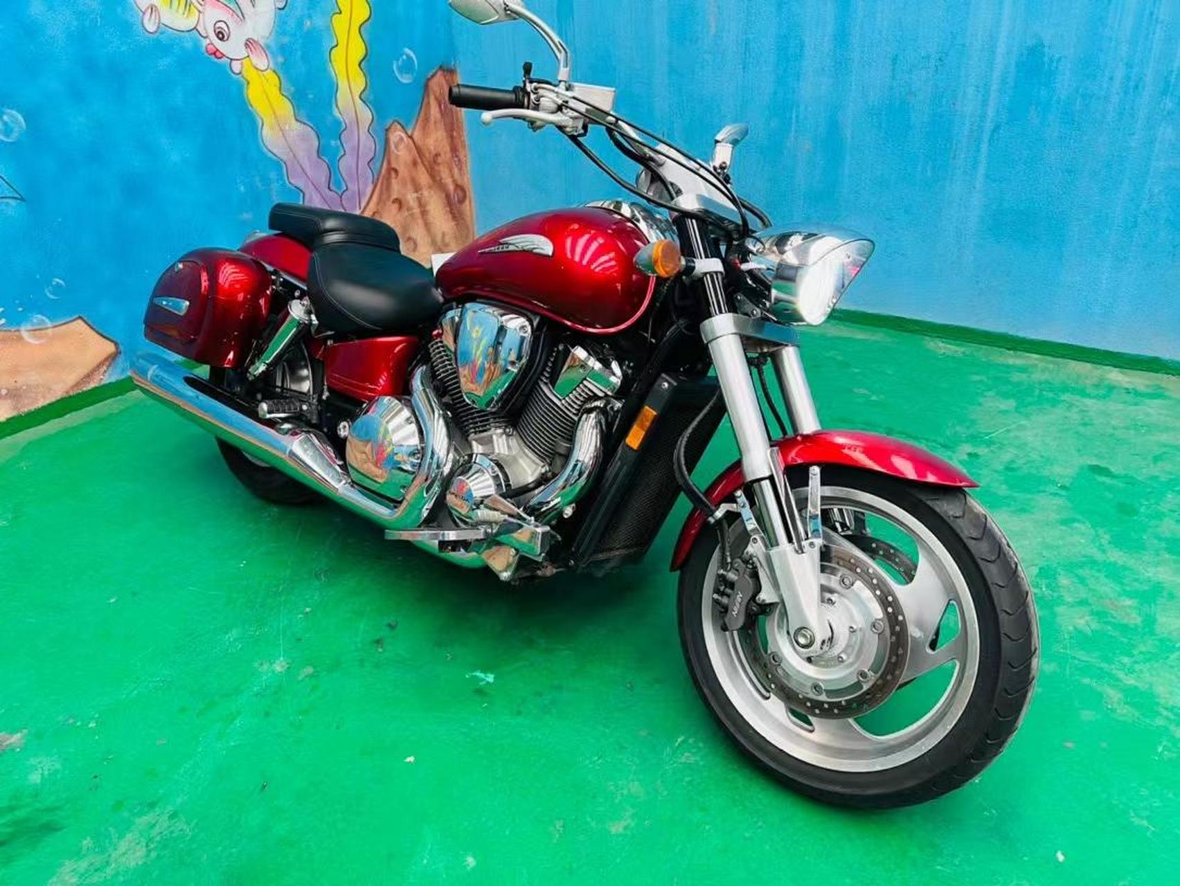 💰本田狂怒女神vtx1800 轴传动重型豪华巡航太子 电喷v型缸颜色漂亮