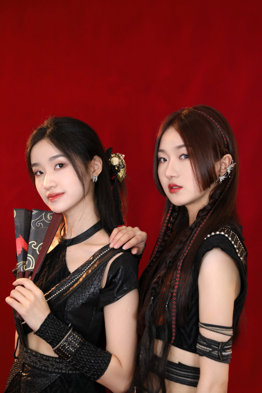 sing女团#  是谁想看宗老师和娇娇的红底"结婚照"?团团来安排了![心]