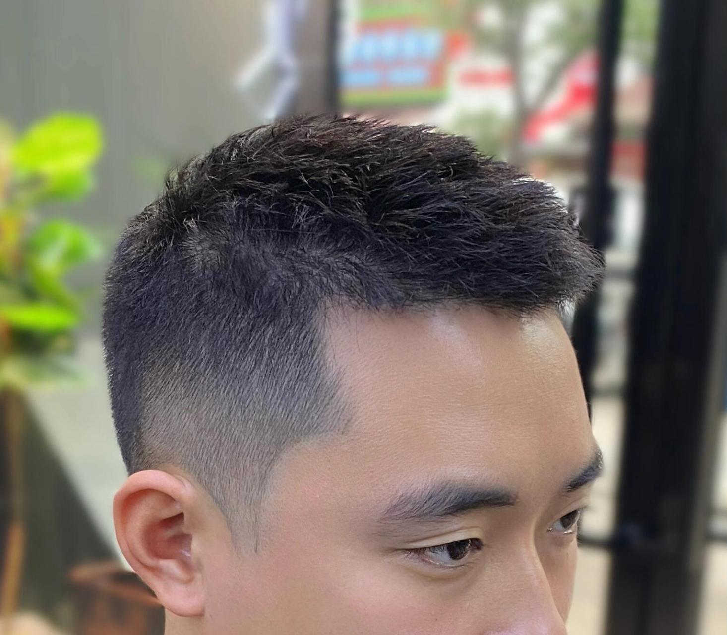 短发推荐:栗子头 长度3-4厘米(根据具体发质发量及头型决定),显精神