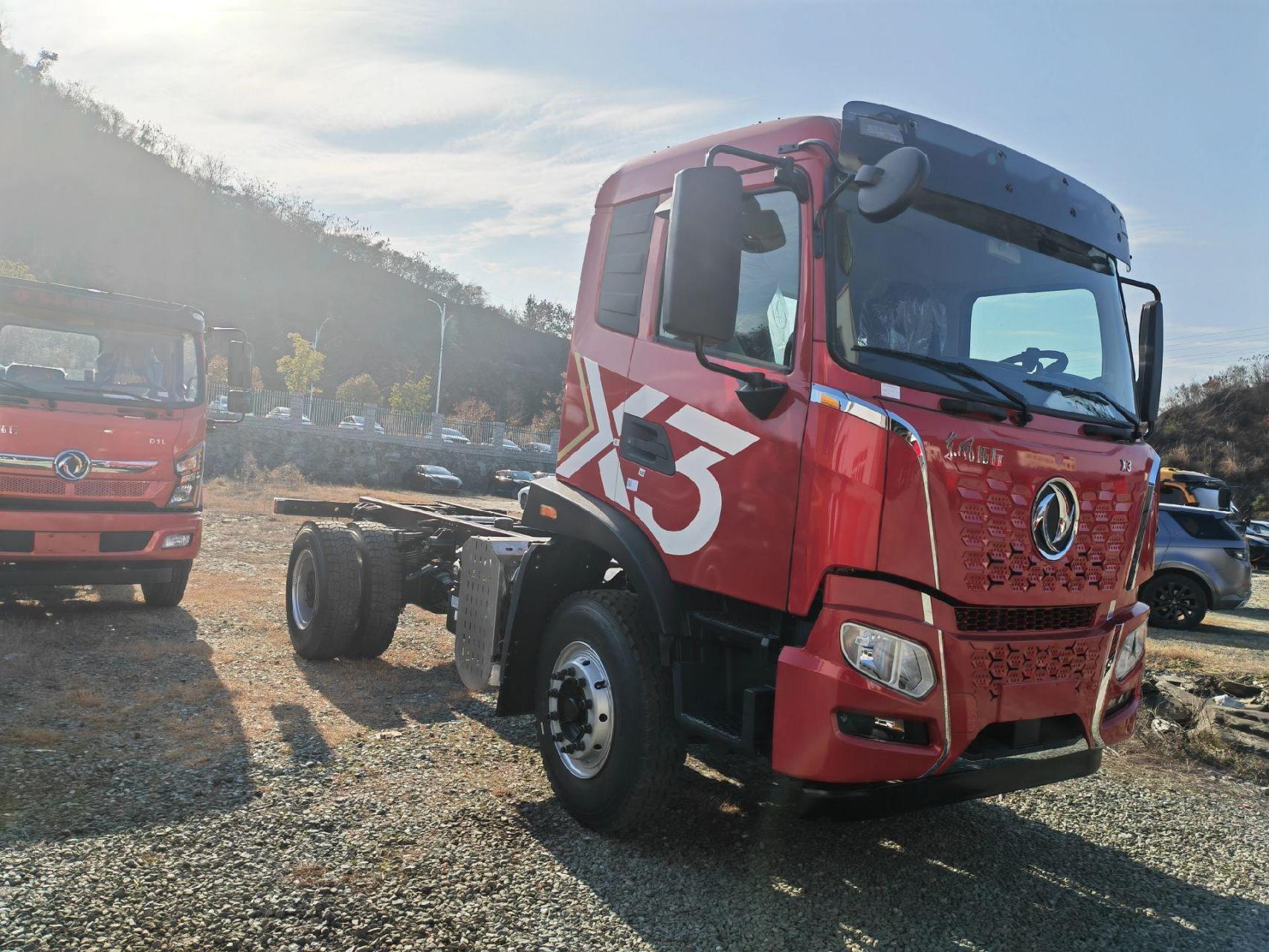 东风拓行Ⅹ3自卸车 玉柴6缸 220马力 法士特 10档 货厢:4.5    4.