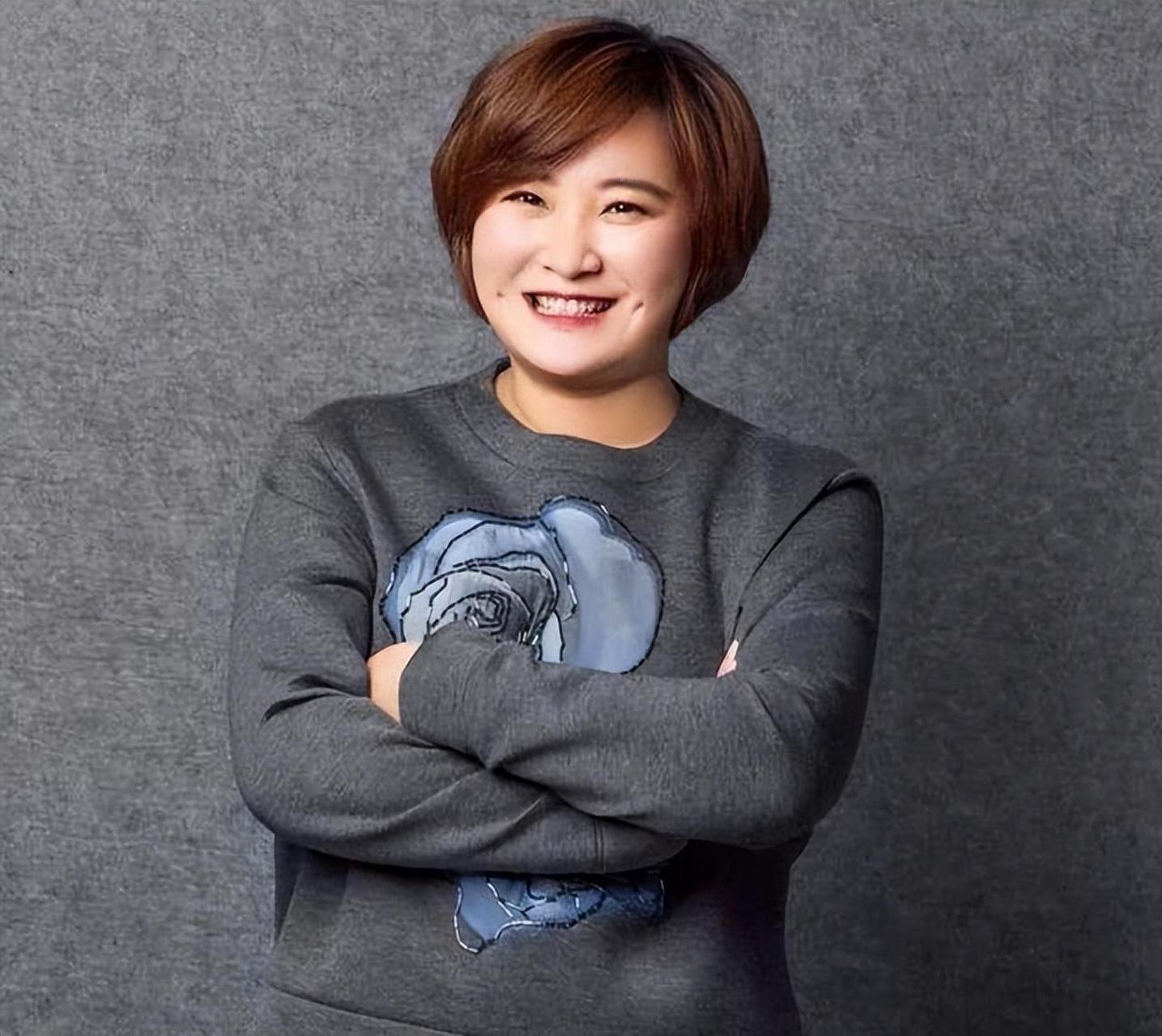 新电影《热辣滚烫》曝光! 贾玲为了新电影《热辣滚烫》,减掉了100斤.