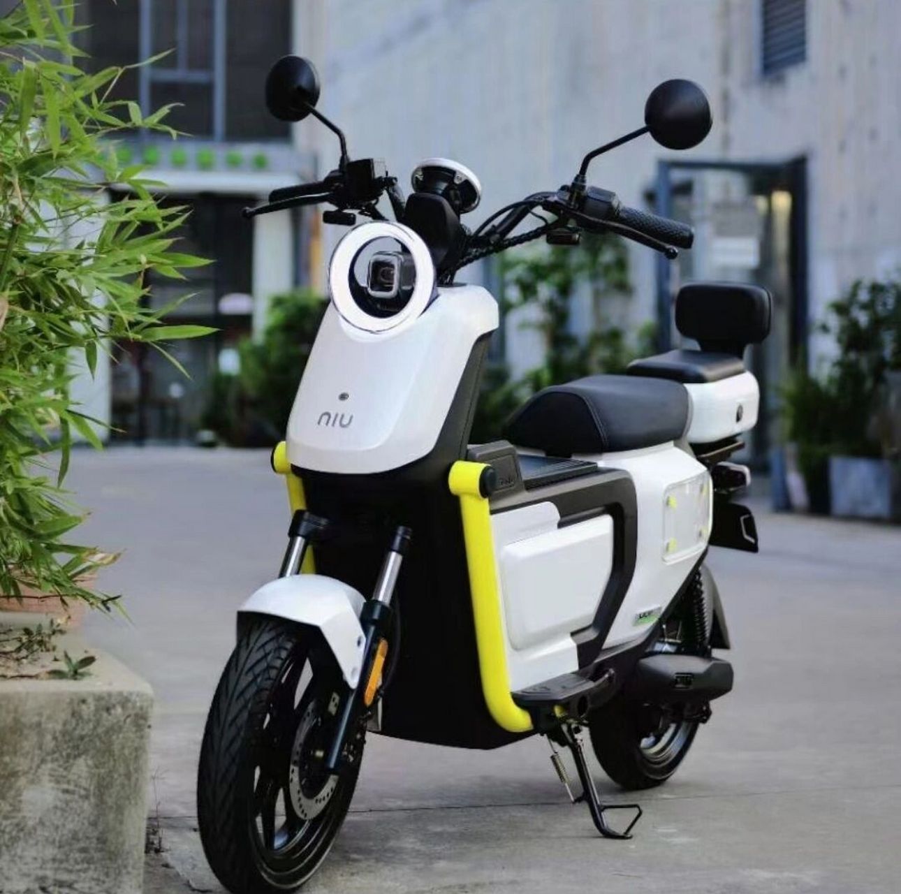 小牛u2电动车的中箱终于来了 我之前不是入手了u2[并不简单] 一直在