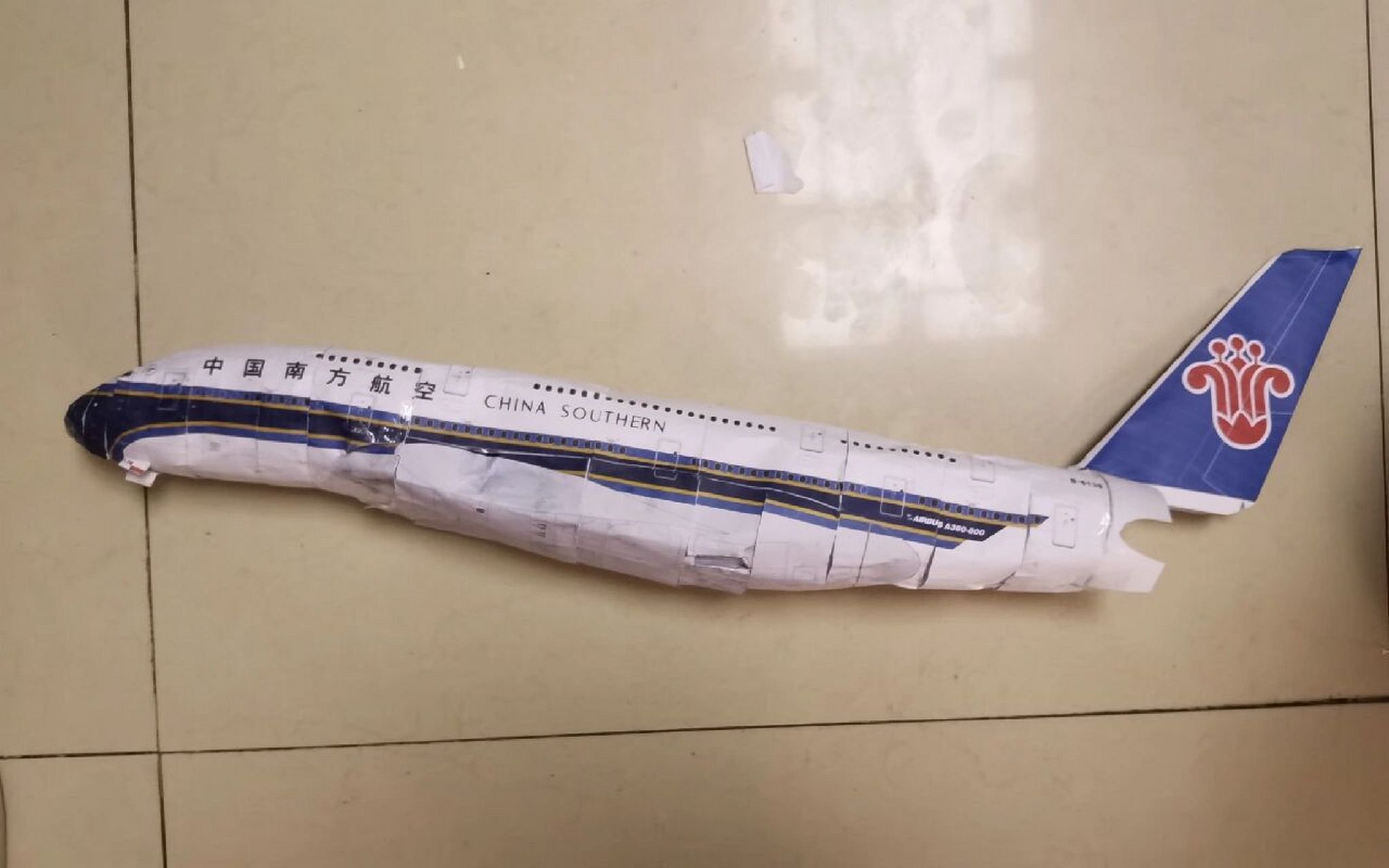 a380紙模製作 感覺還不錯,謝謝大家的鼓勵