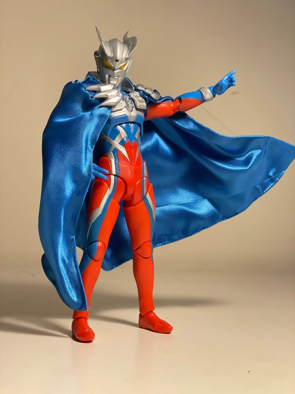 shf 赛罗奥特曼 第三方自制披风 披风完爆万代出的棉被 	 顺便带几张