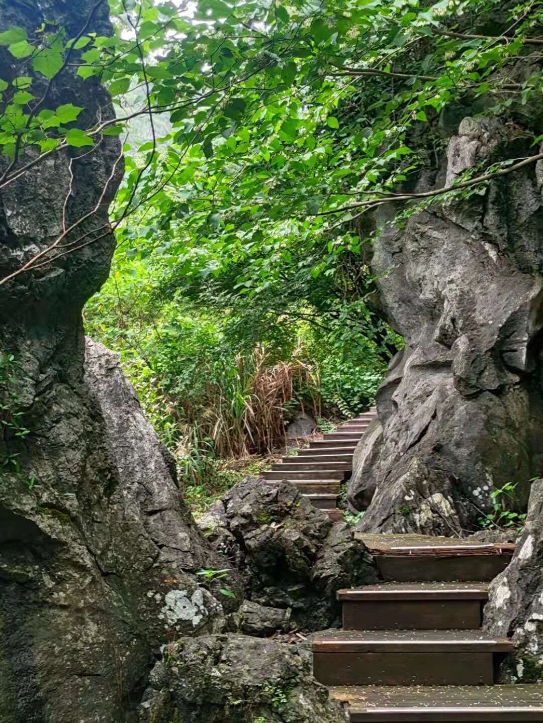 景区位于浙江省衢州市常山县,是浙西旅游的一个经典地方!