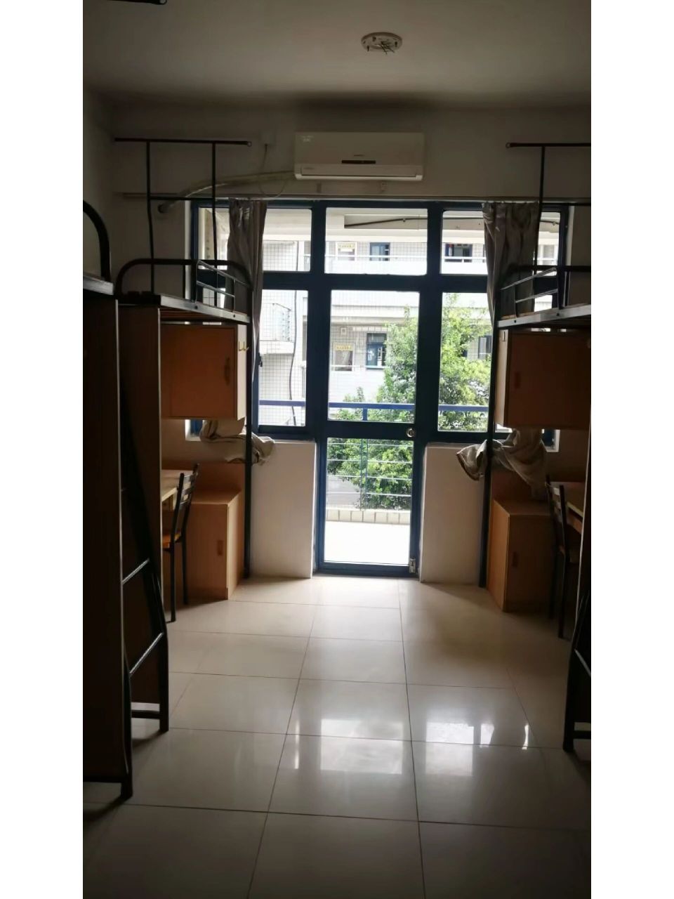 南邮仙林校区的宿舍太酷啦 南京邮电大学是一所位于江苏省南京市的