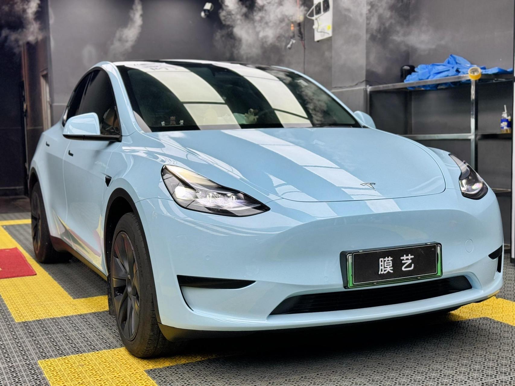 特斯拉model y水晶高亮冰川蓝,质感超强清凉一夏,东莞大朗膜艺汽车