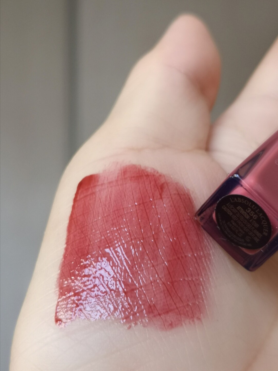 这只清透的玫瑰豆沙色也太美了吧~ 78兰蔻lancome镜面唇釉#356