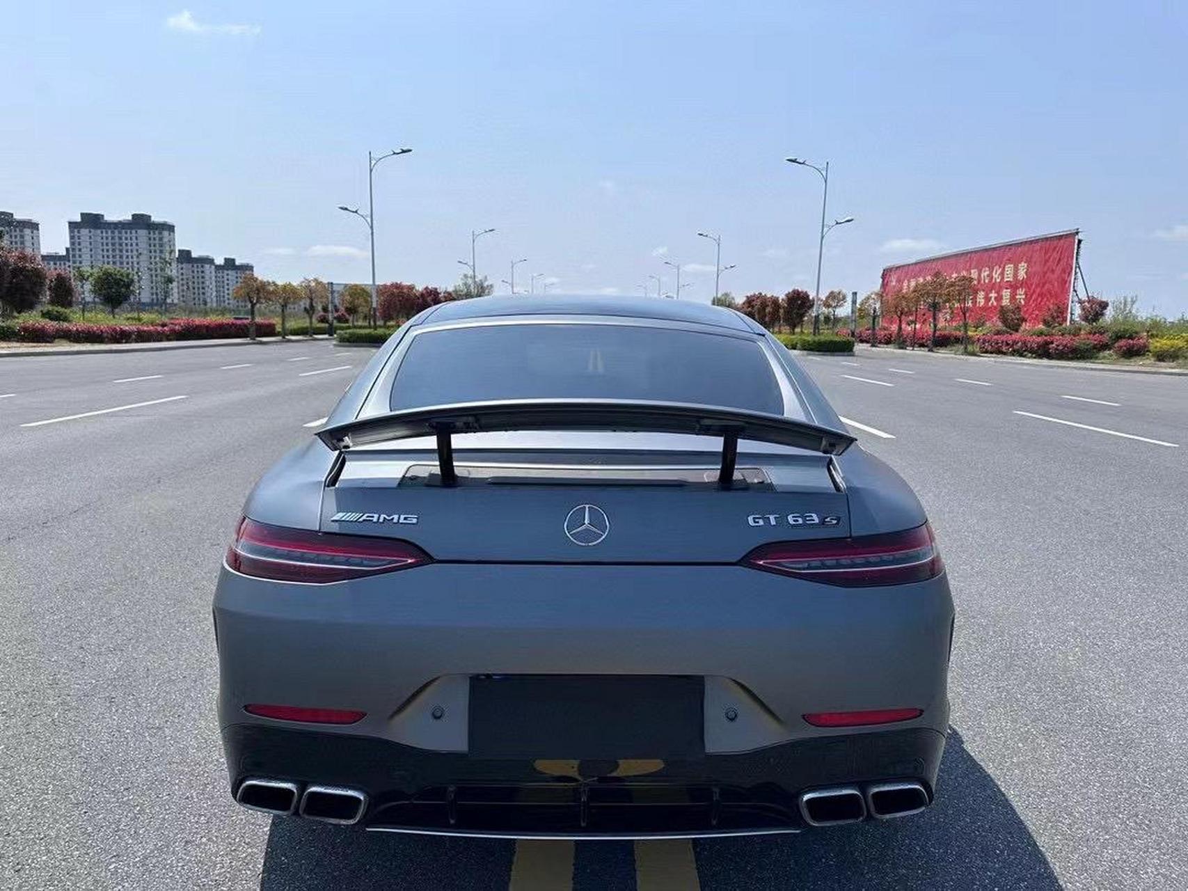 抵押不过户:22年奔驰amg gt 63s 40tv8四门跑车 指导价204