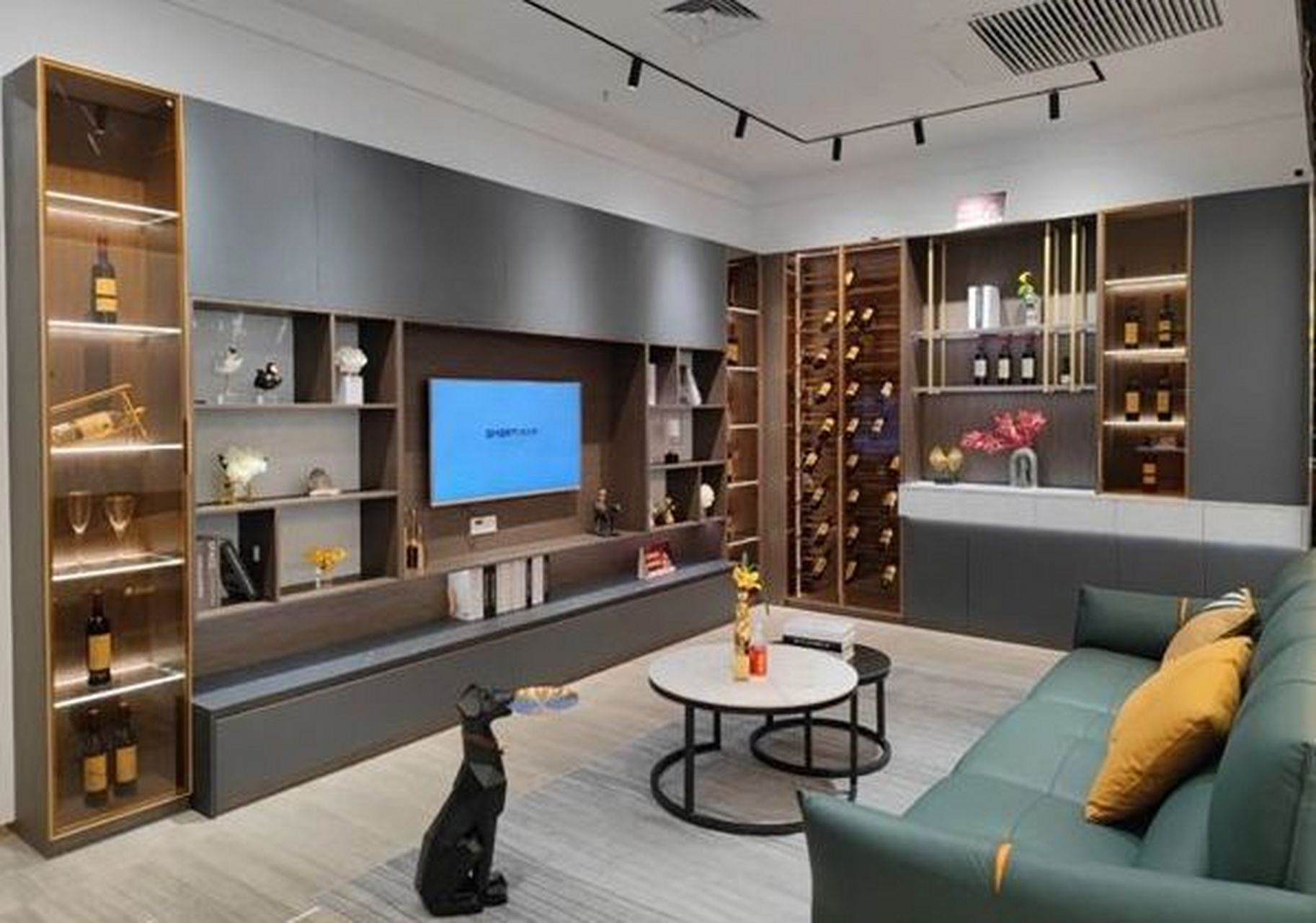 定制家具很受消费者的欢迎,所以在整个家居市场的发展是很不错的