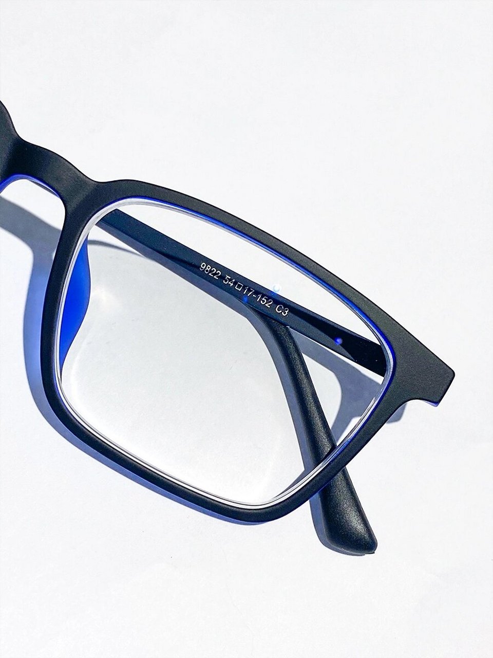 北京蔡司泽锐防蓝光plus钻立方铂金膜授权店 镜片:蔡司泽锐 镜架:橡皮